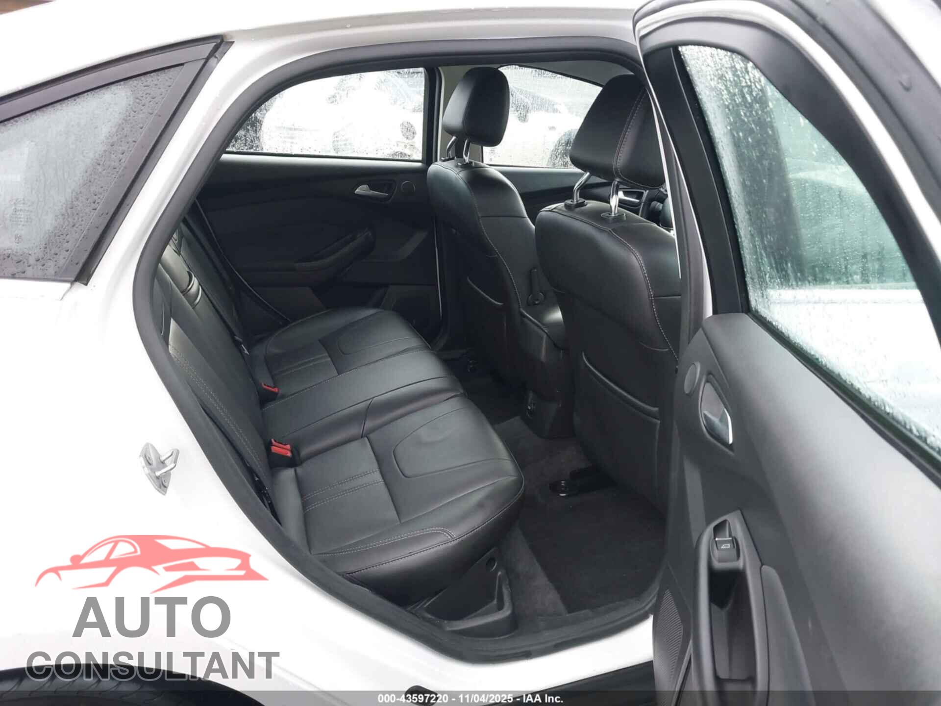 FORD FOCUS 2012 - 1FAHP3H23CL285405