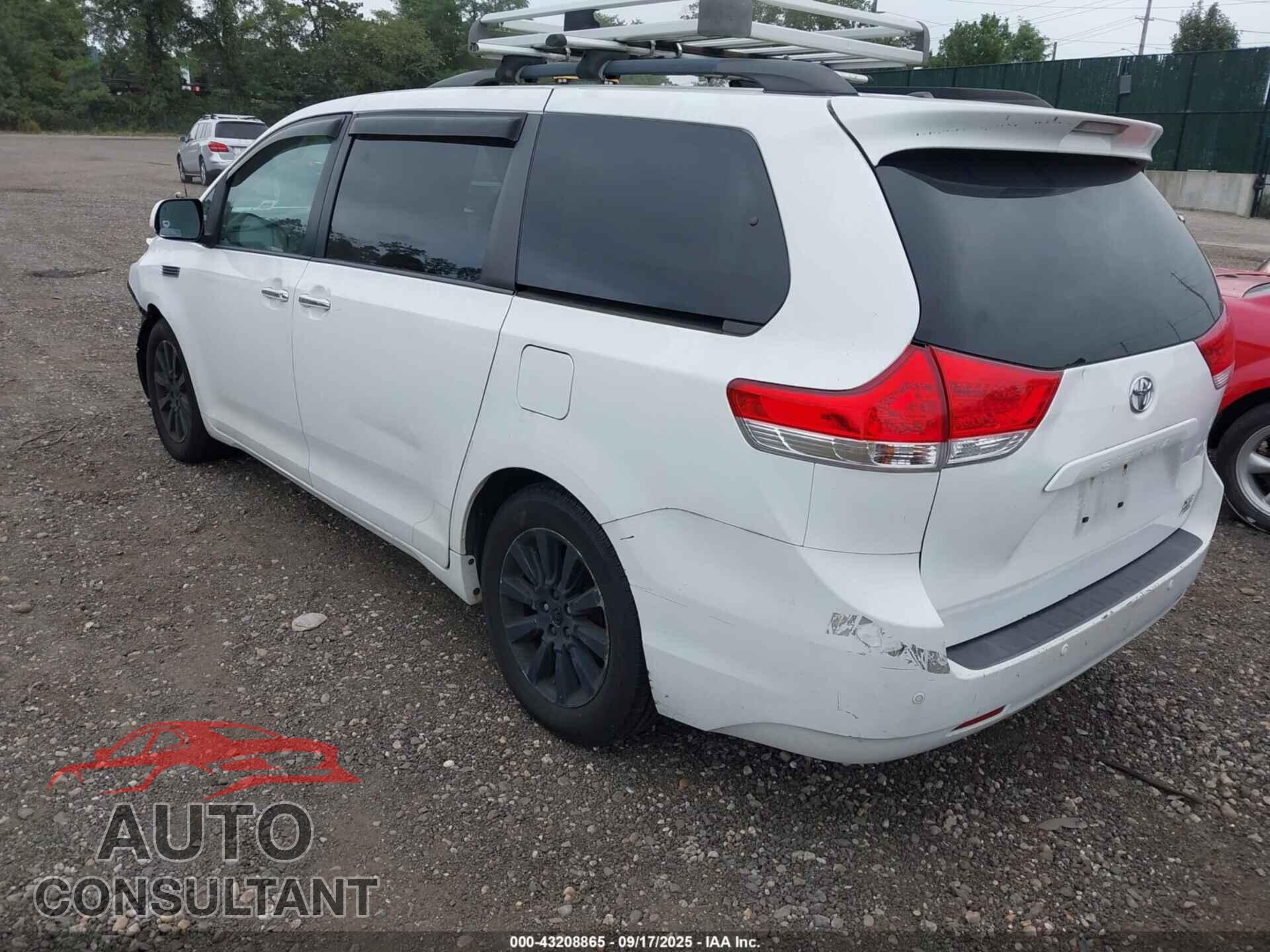 TOYOTA SIENNA 2013 - 5TDDK3DC8DS053288