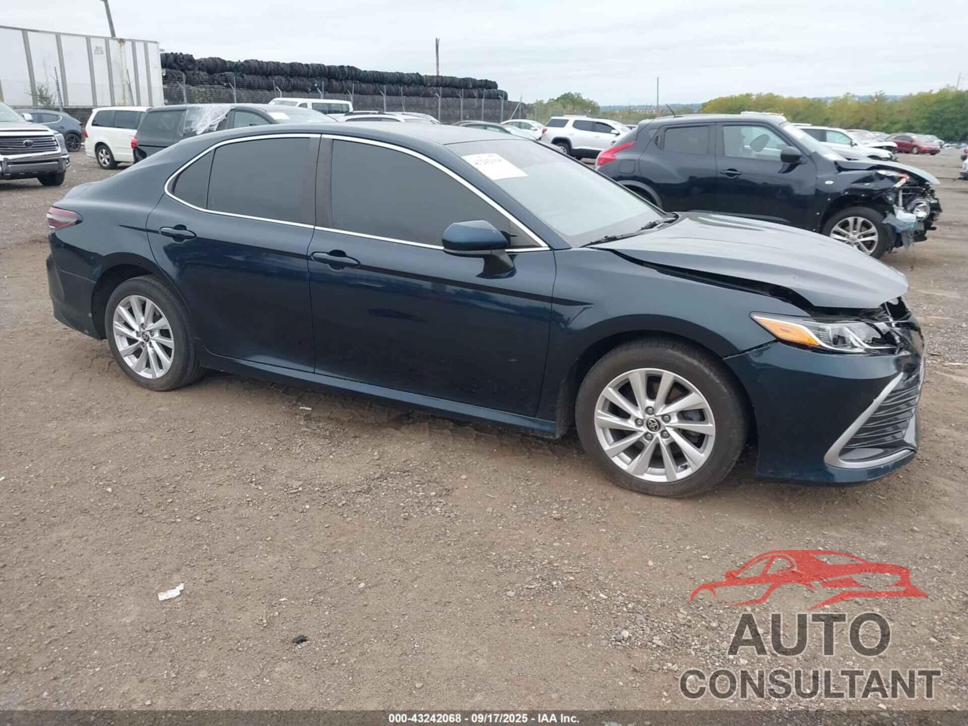 TOYOTA CAMRY 2021 - 4T1C11AK2MU438142