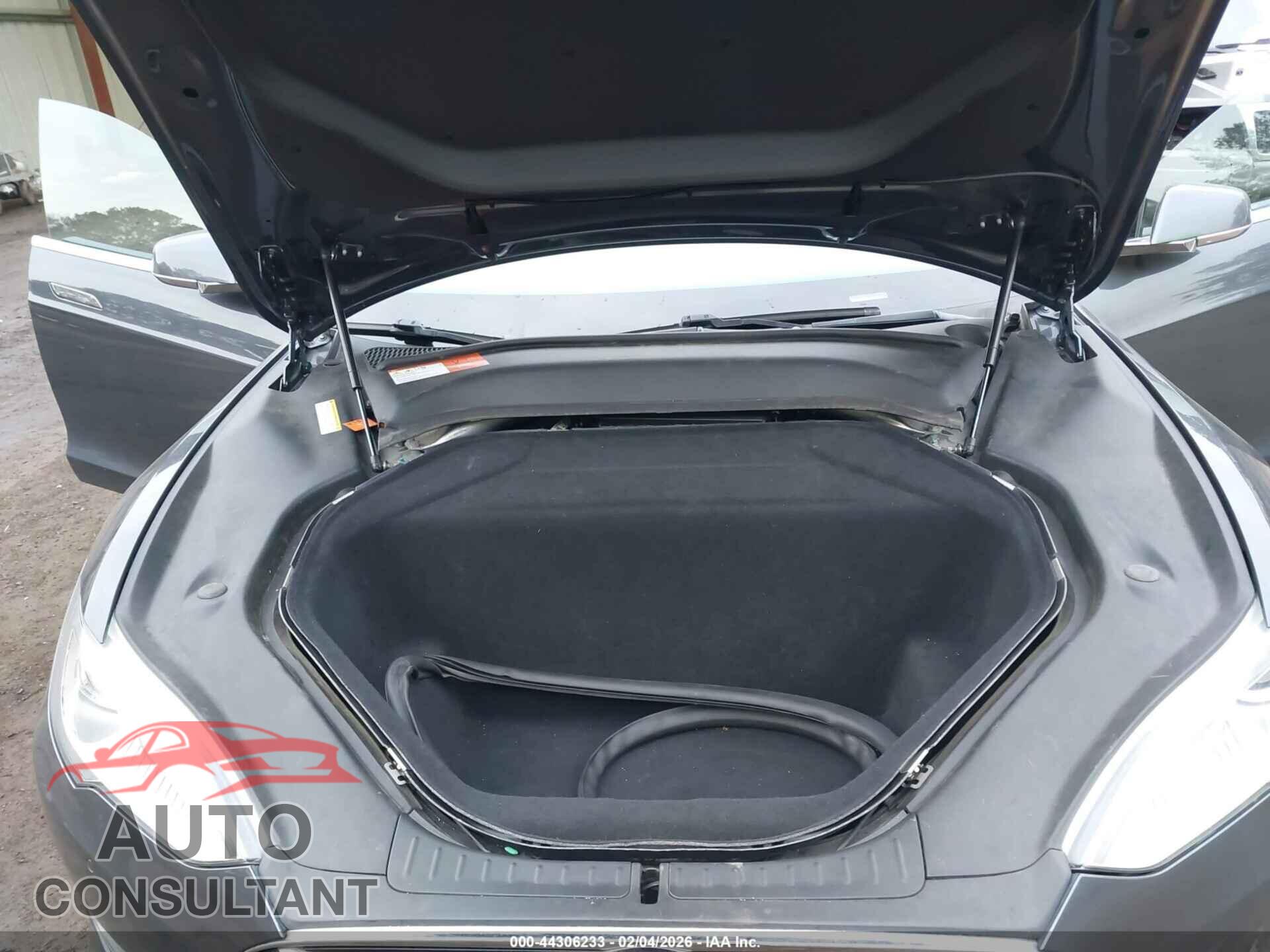 TESLA MODEL S 2015 - 5YJSA1E28FF109175