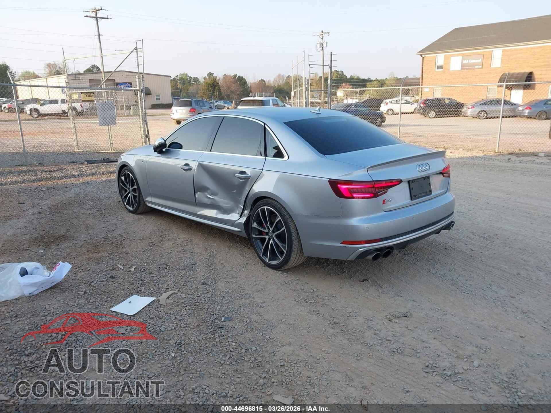 AUDI S4 2018 - WAUB4AF43JA201218