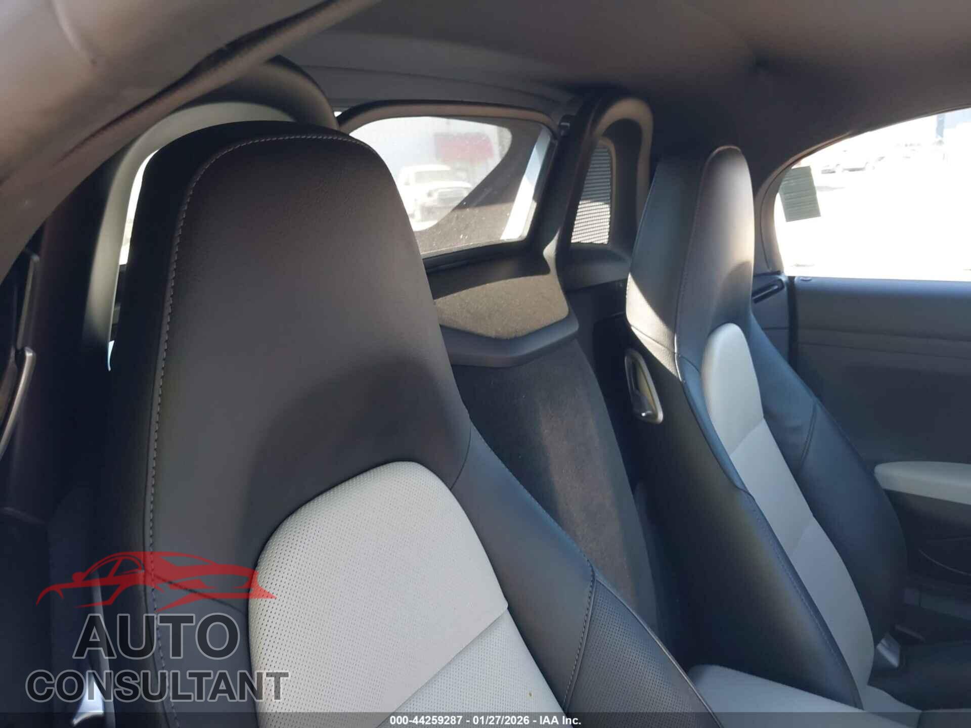 PORSCHE 718 BOXSTER 2018 - WP0CB2A85JS228301