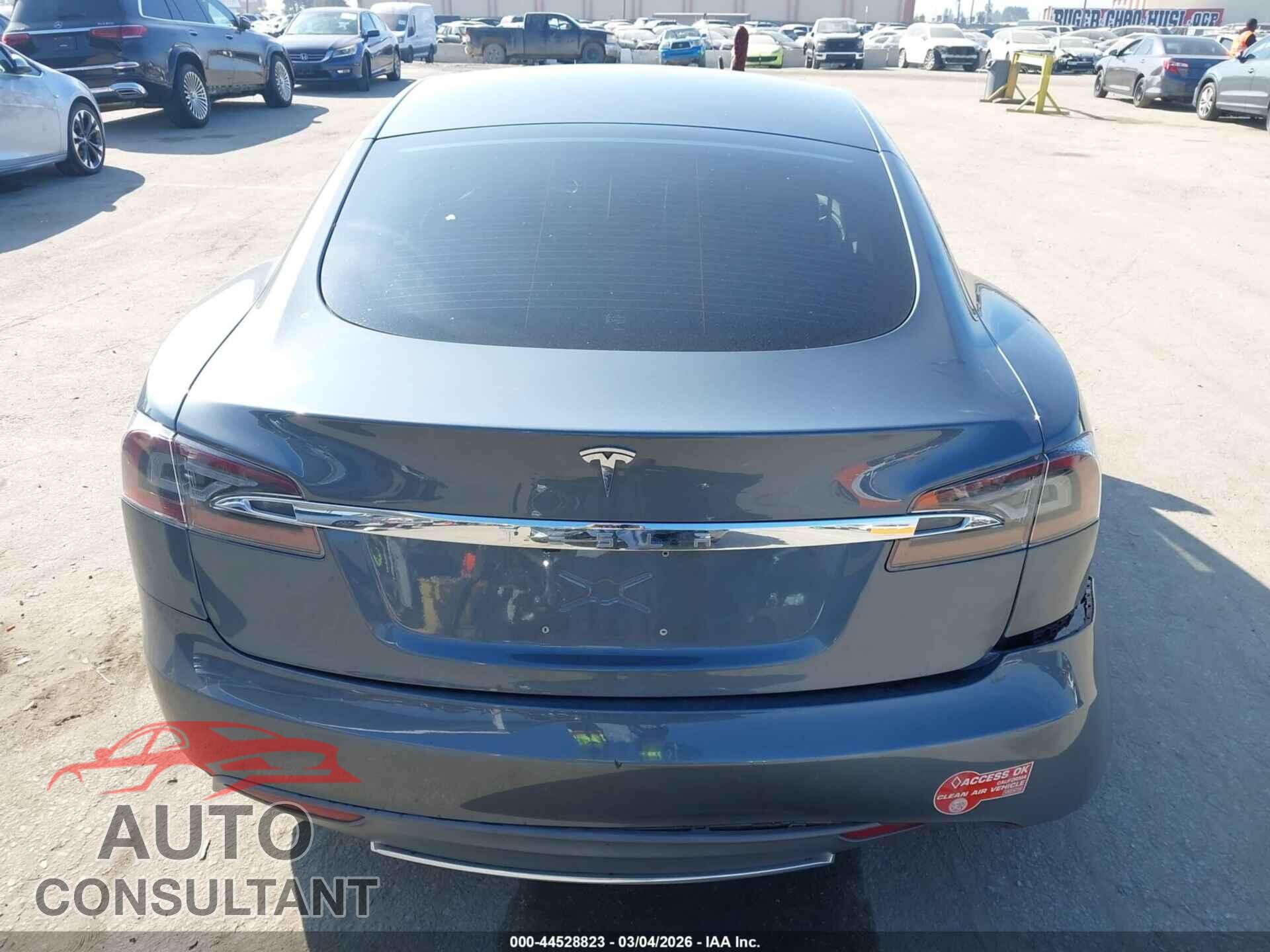TESLA MODEL S 2013 - 5YJSA1CG0DFP27490