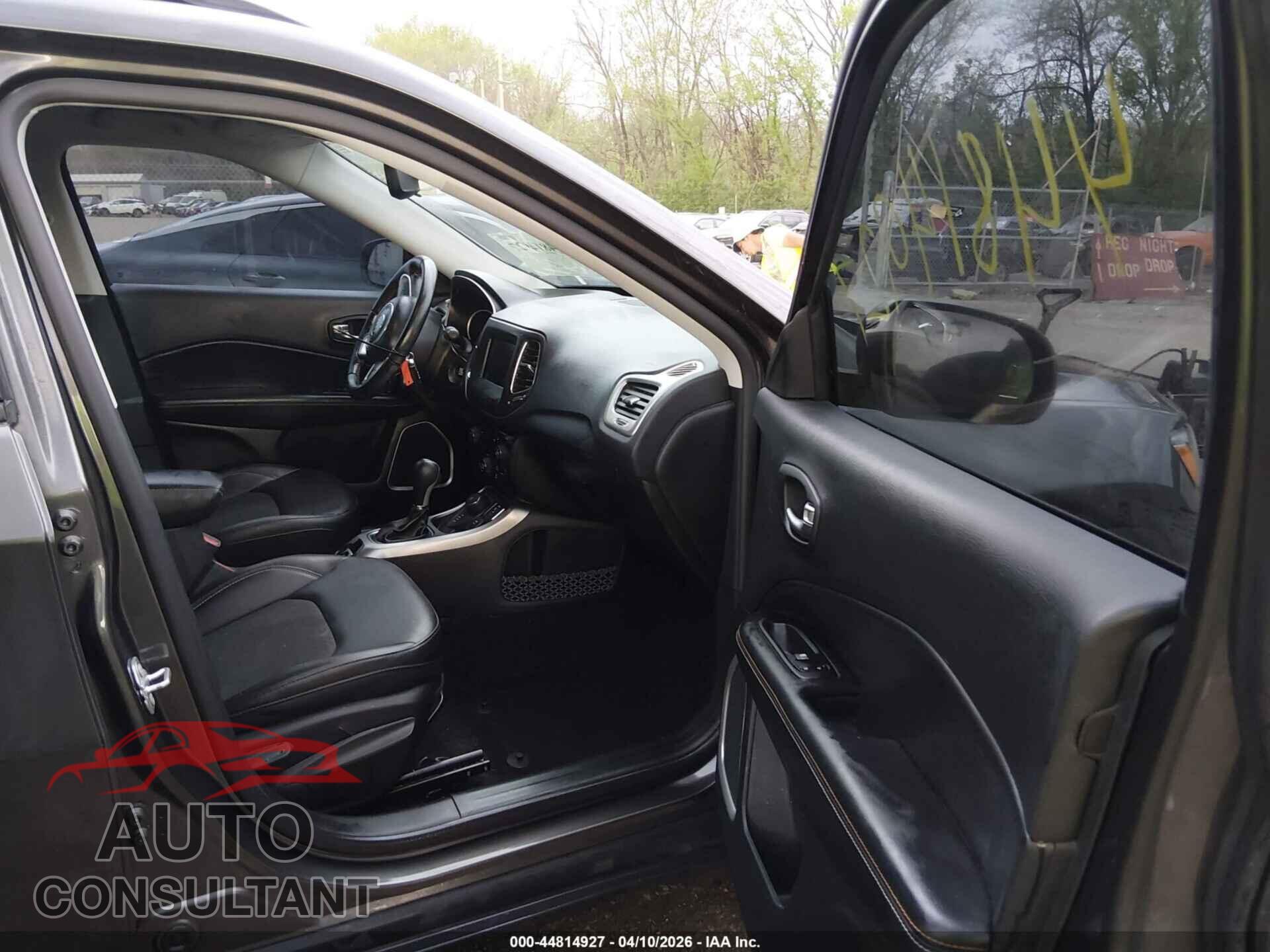 JEEP COMPASS 2020 - 3C4NJDBB6LT139422