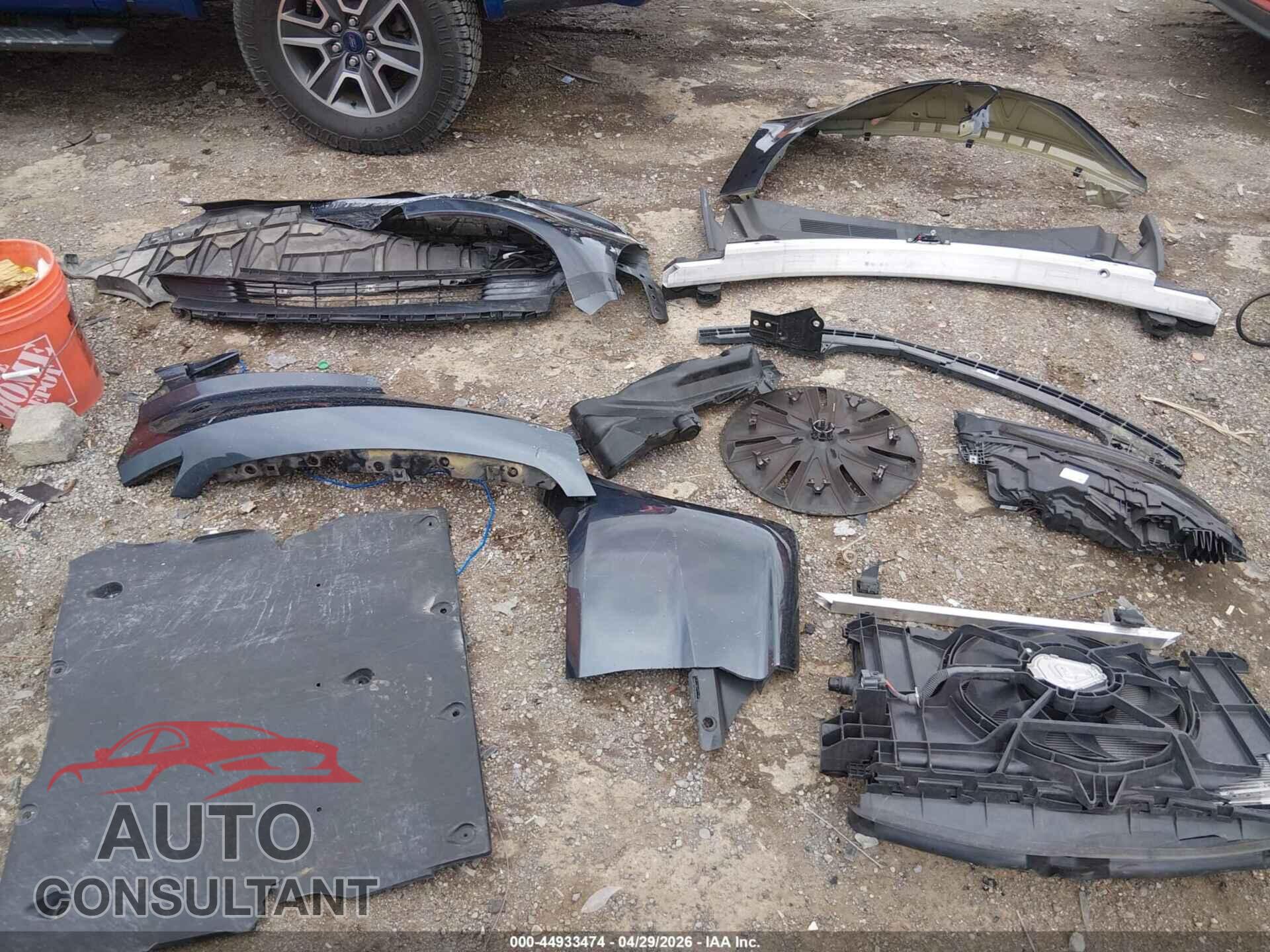 TESLA MODEL 3 2024 - 5YJ3E1EA1RF825145