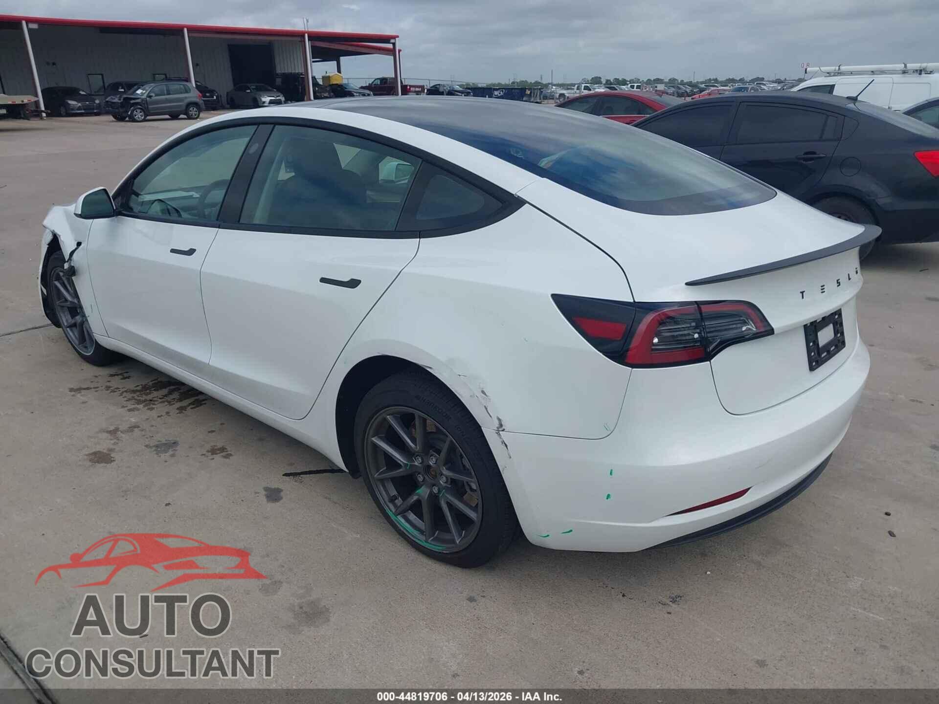 TESLA MODEL 3 2023 - 5YJ3E1EA5PF596109