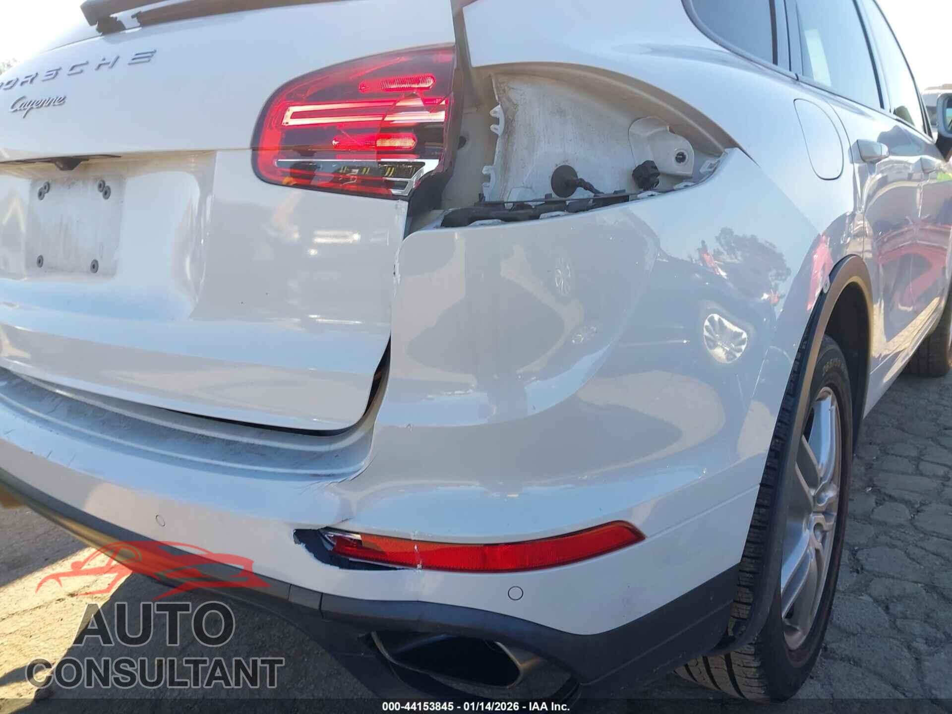 PORSCHE CAYENNE 2016 - WP1AA2A22GLA08217