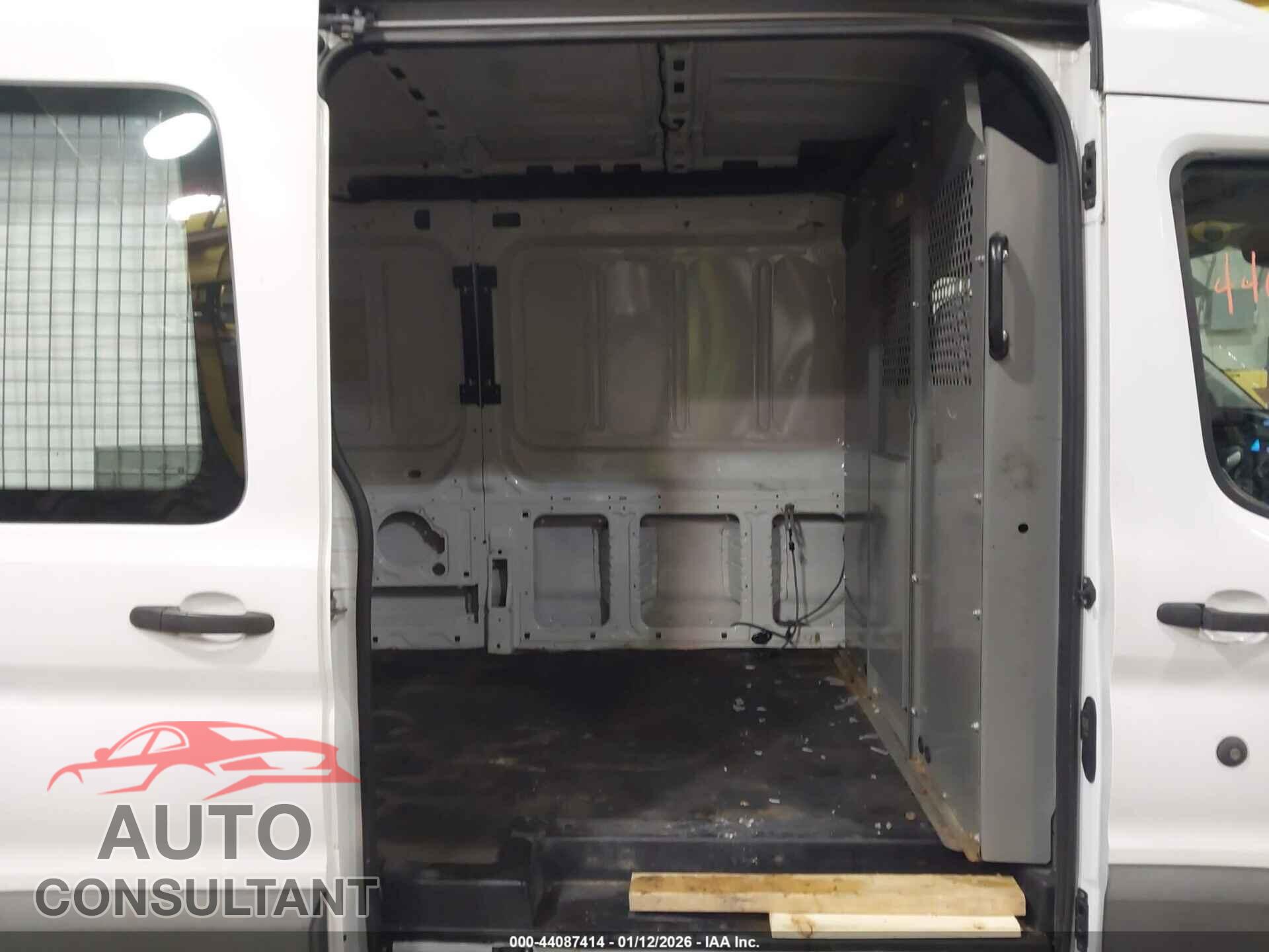 FORD TRANSIT-250 2015 - 1FTNR2CG9FKB32266