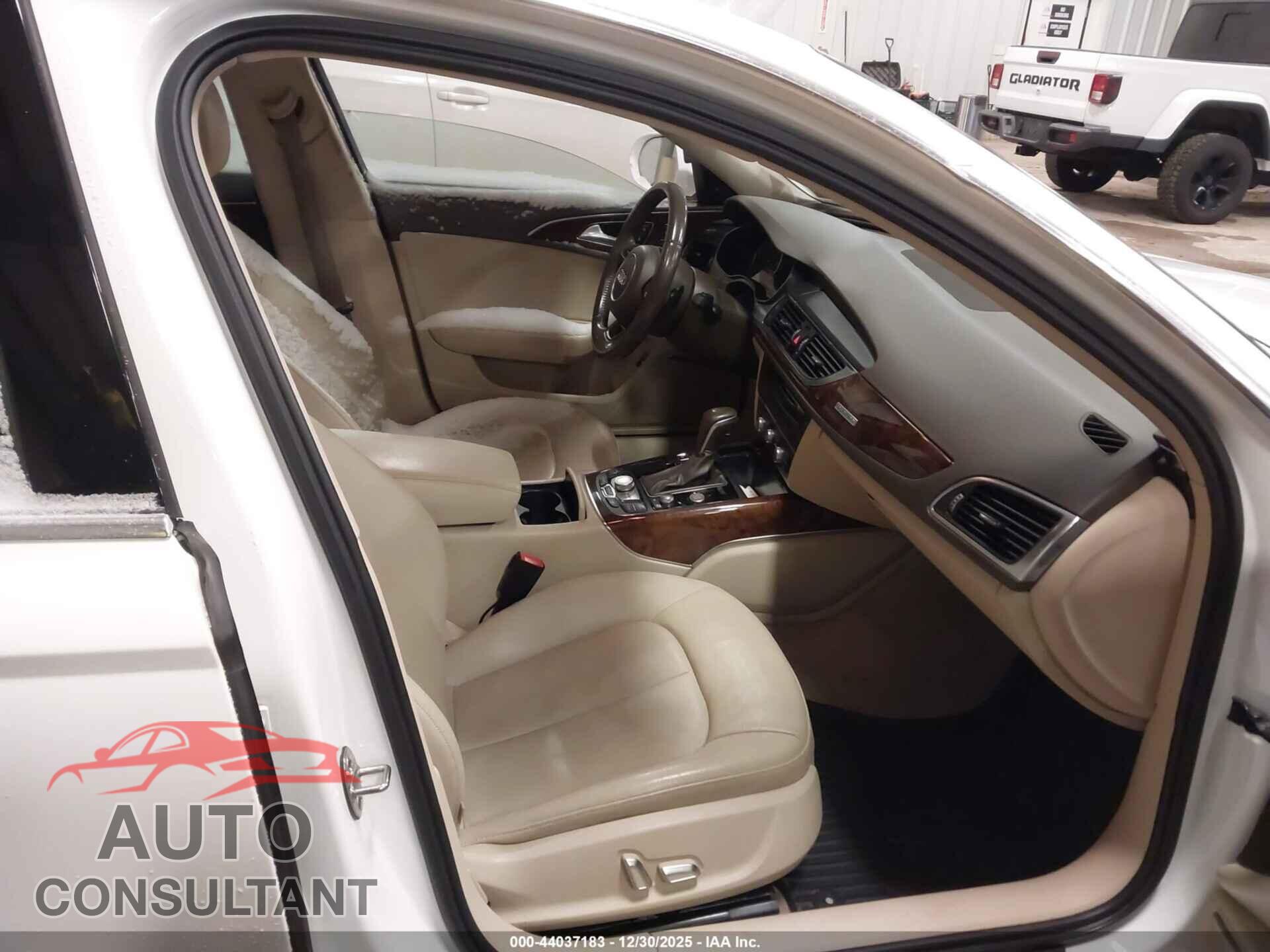 AUDI A6 2016 - WAUGFAFC4GN066372