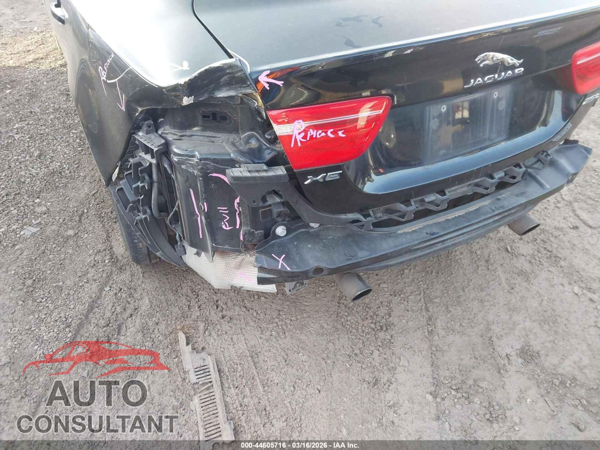 JAGUAR XE 2018 - SAJAR4FX6JCP32480