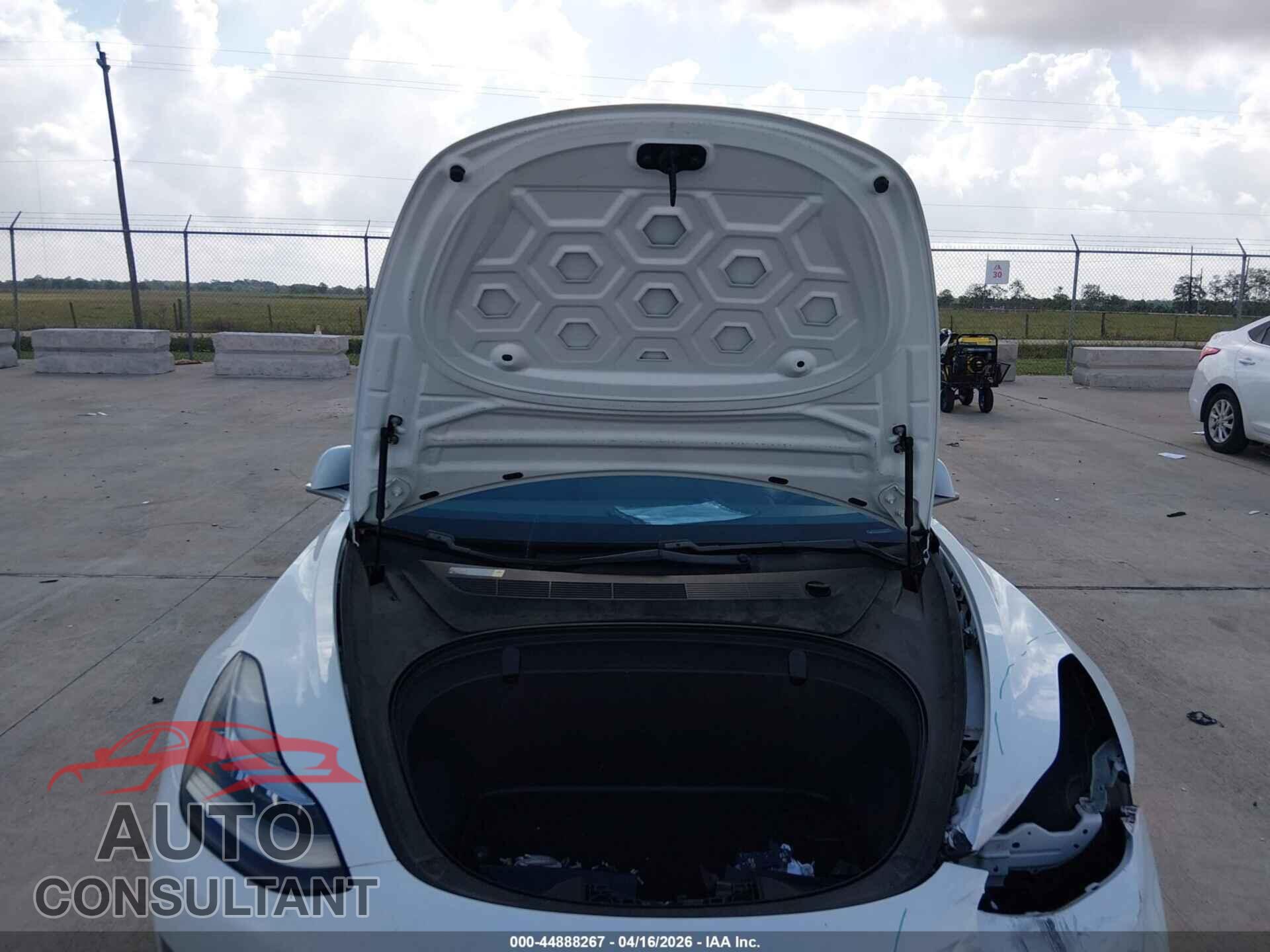 TESLA MODEL 3 2018 - 5YJ3E1EA1JF035221
