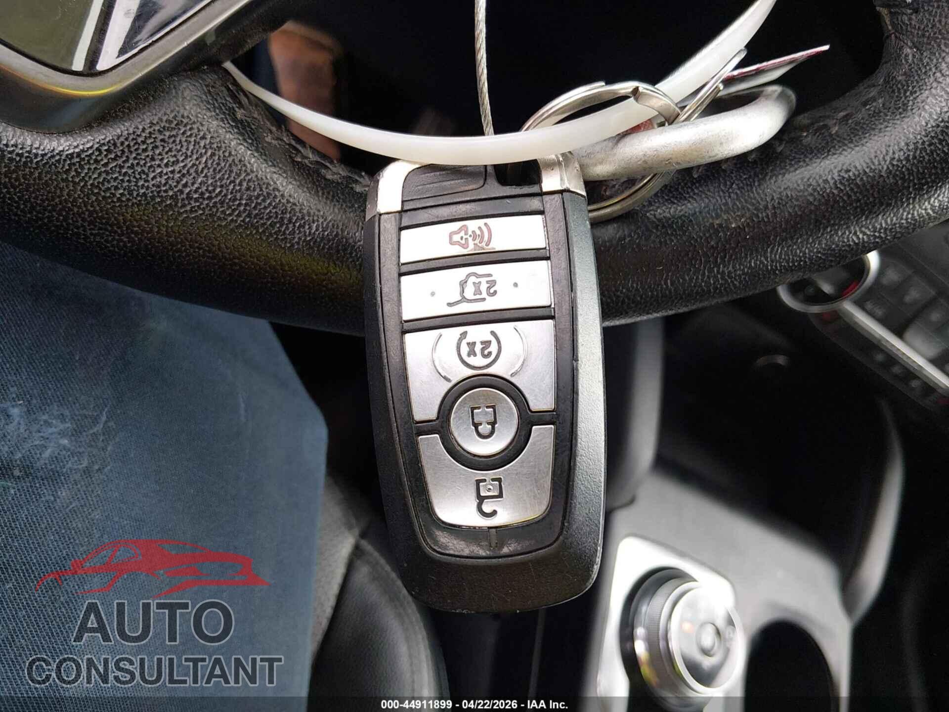 FORD ESCAPE 2020 - 1FMCU9J93LUA81202