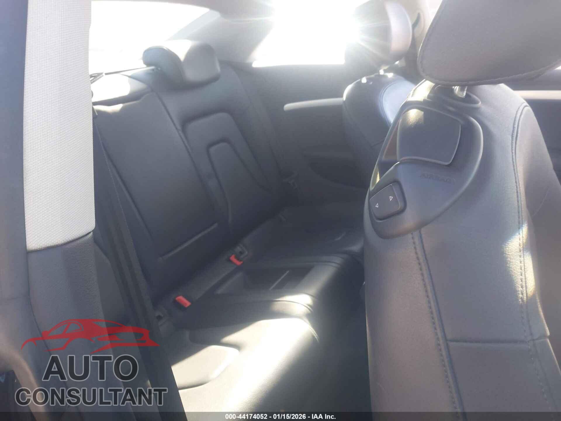 AUDI A5 2011 - WAUCFAFR0BA026180