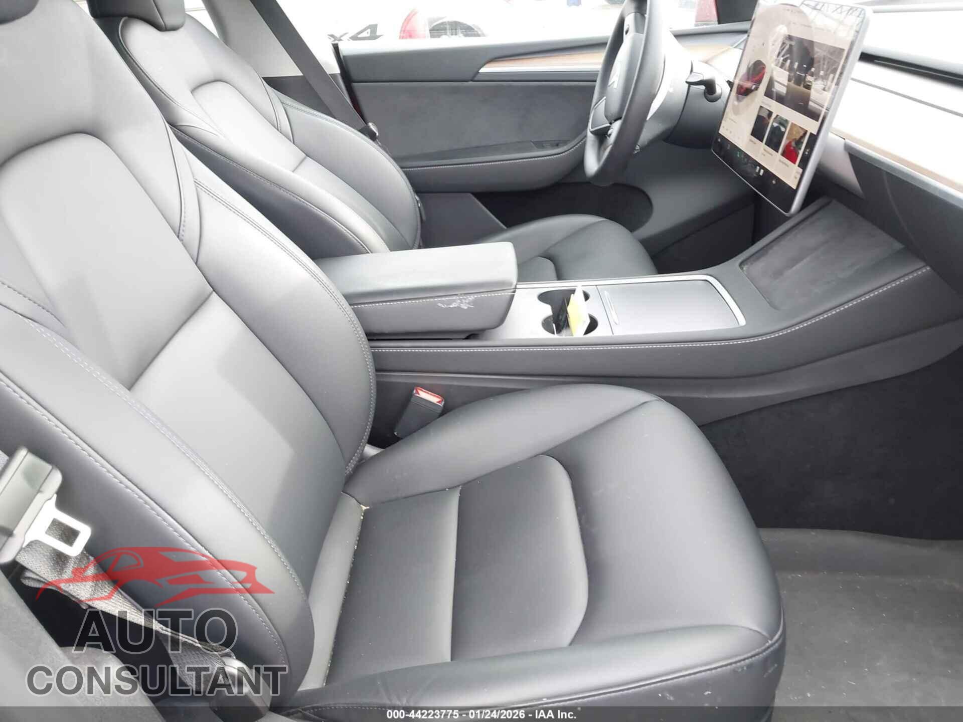 TESLA MODEL Y 2023 - 7SAYGDEE9PA137640