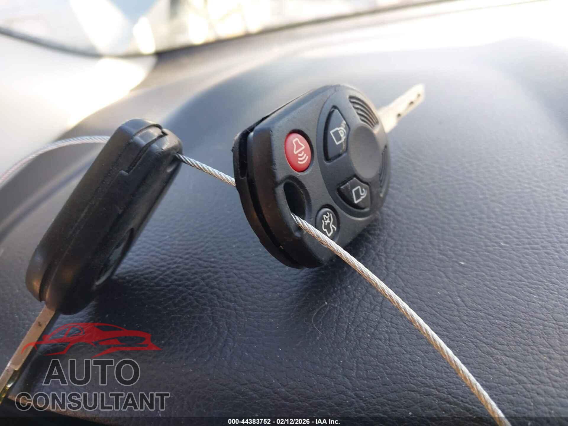 FORD FOCUS 2018 - 1FADP3F27JL201570