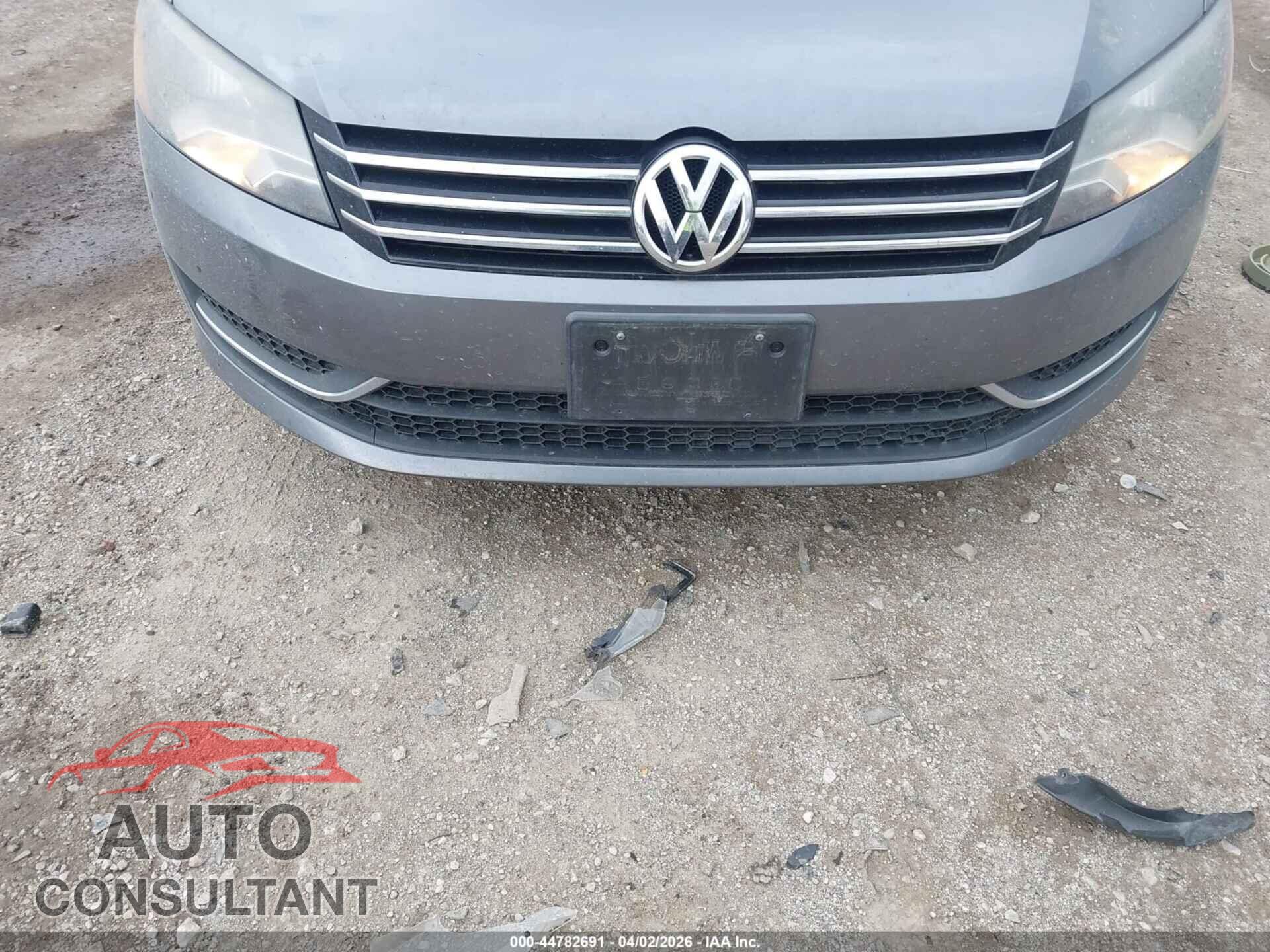 VOLKSWAGEN PASSAT 2014 - 1VWBS7A39EC048295