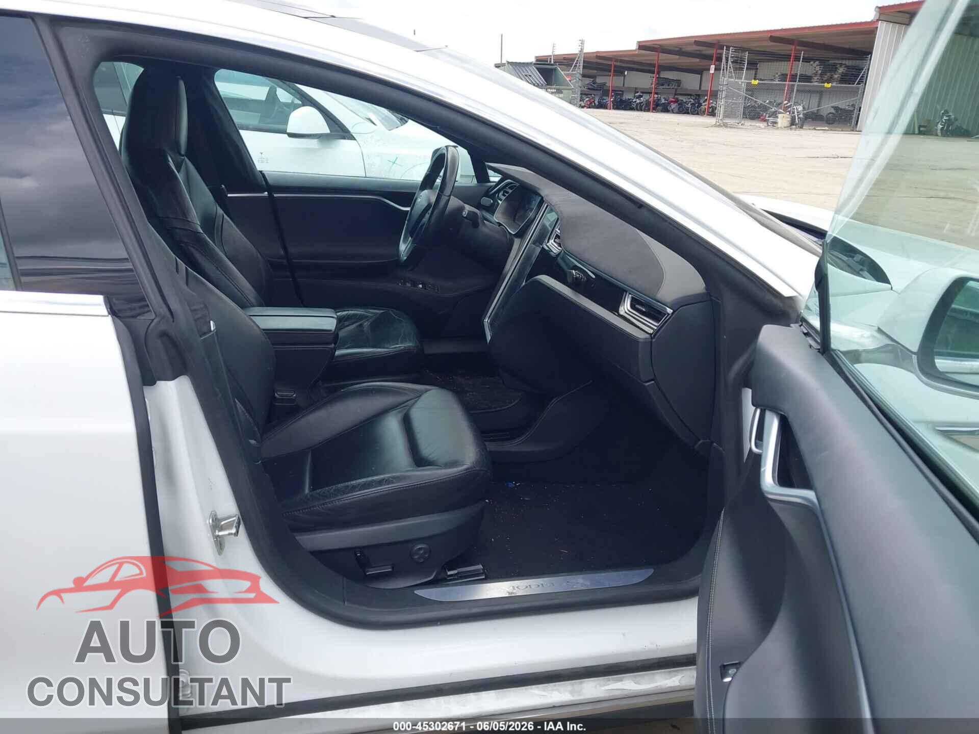 TESLA MODEL S 2015 - 5YJSA1E12FF110670