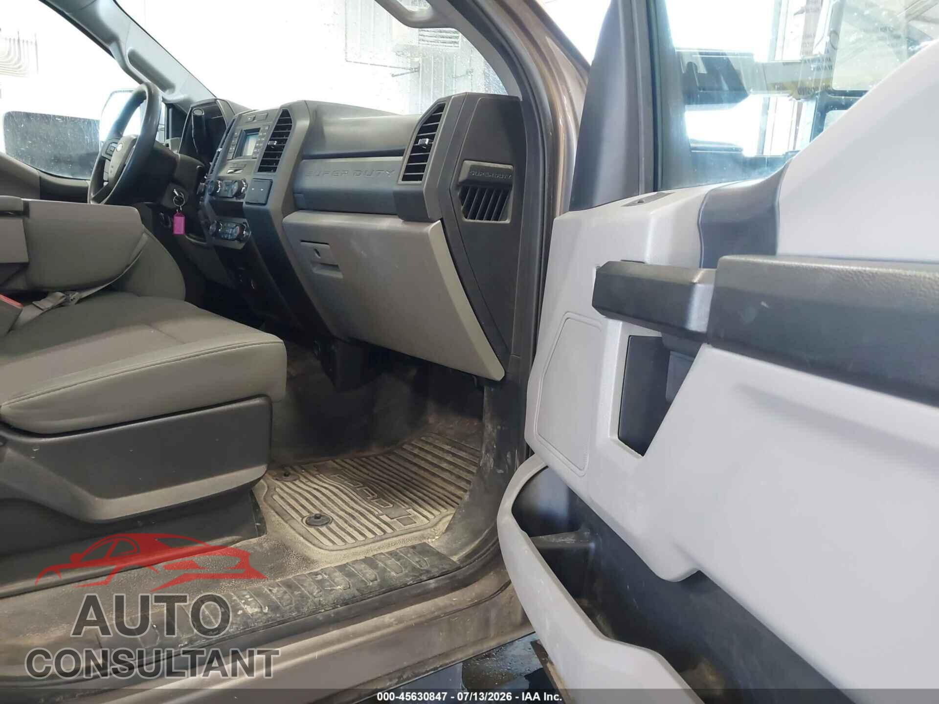 FORD F-350 2019 - 1FT8W3B69KEE75348