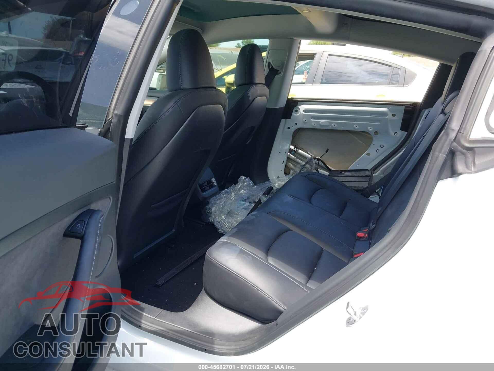 TESLA MODEL 3 2023 - 5YJ3E1EAXPF484955