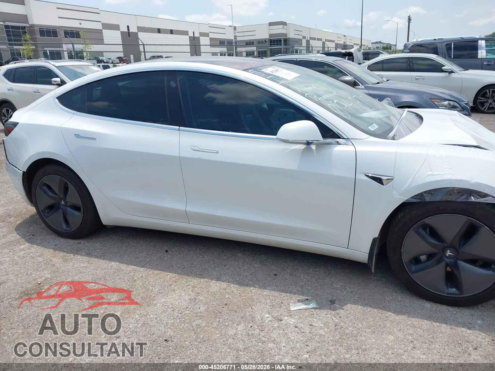 TESLA MODEL 3 2018 - 5YJ3E1EB1JF094875