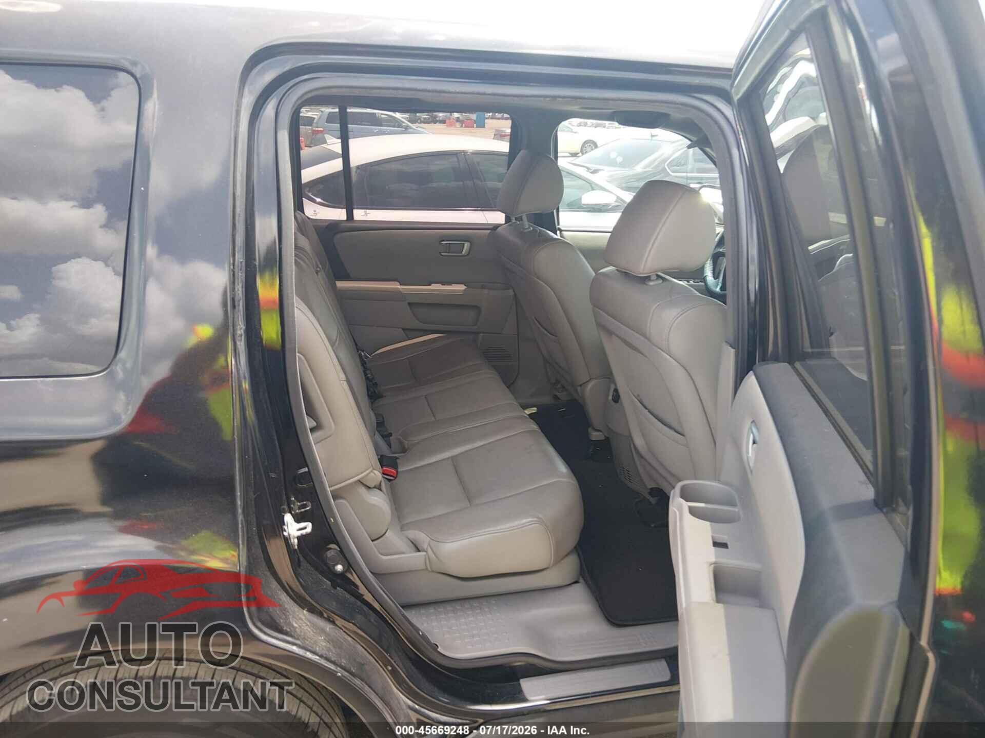 HONDA PILOT 2012 - 5FNYF3H50CB020385