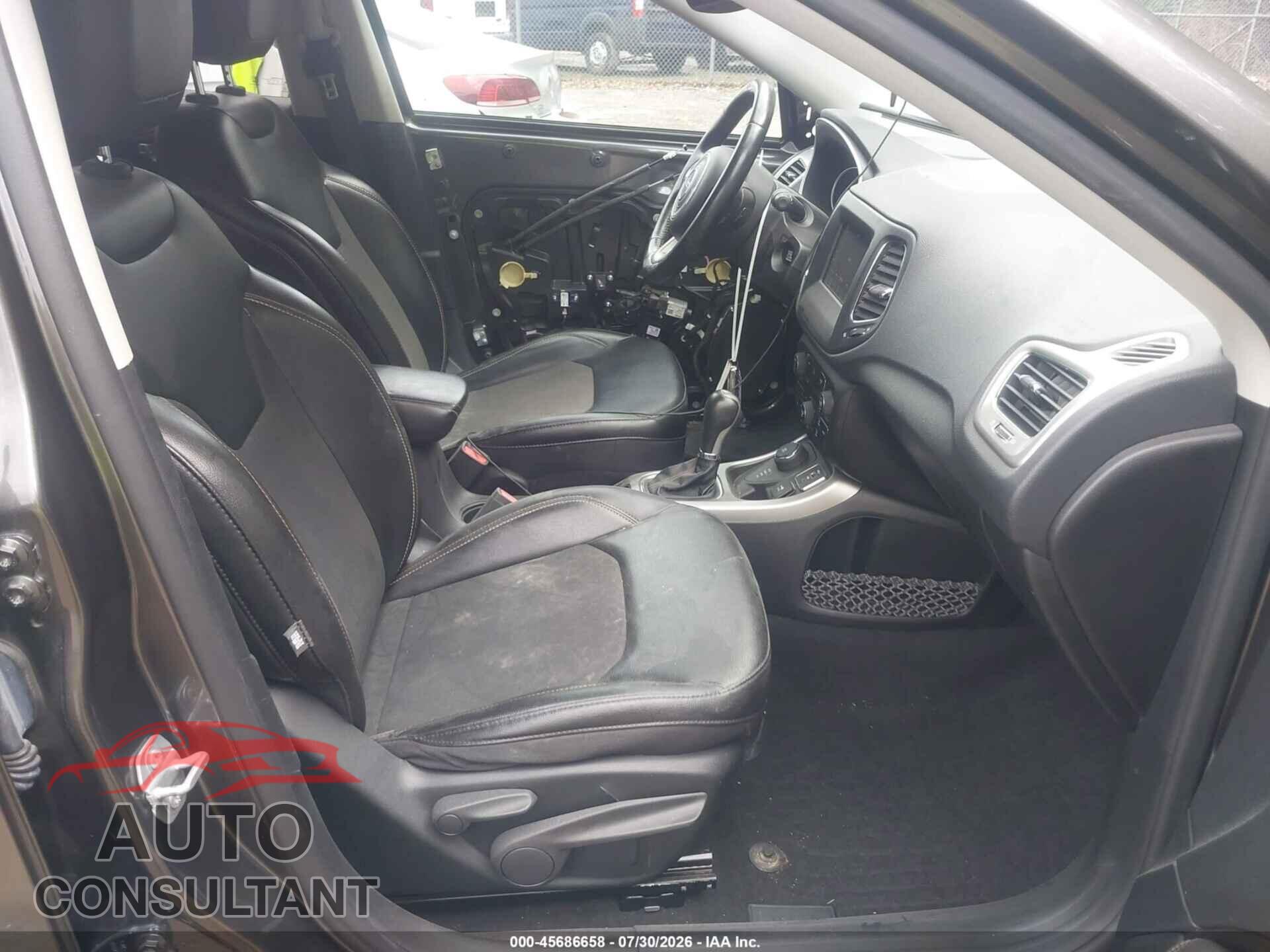 JEEP COMPASS 2020 - 3C4NJDBB9LT157476