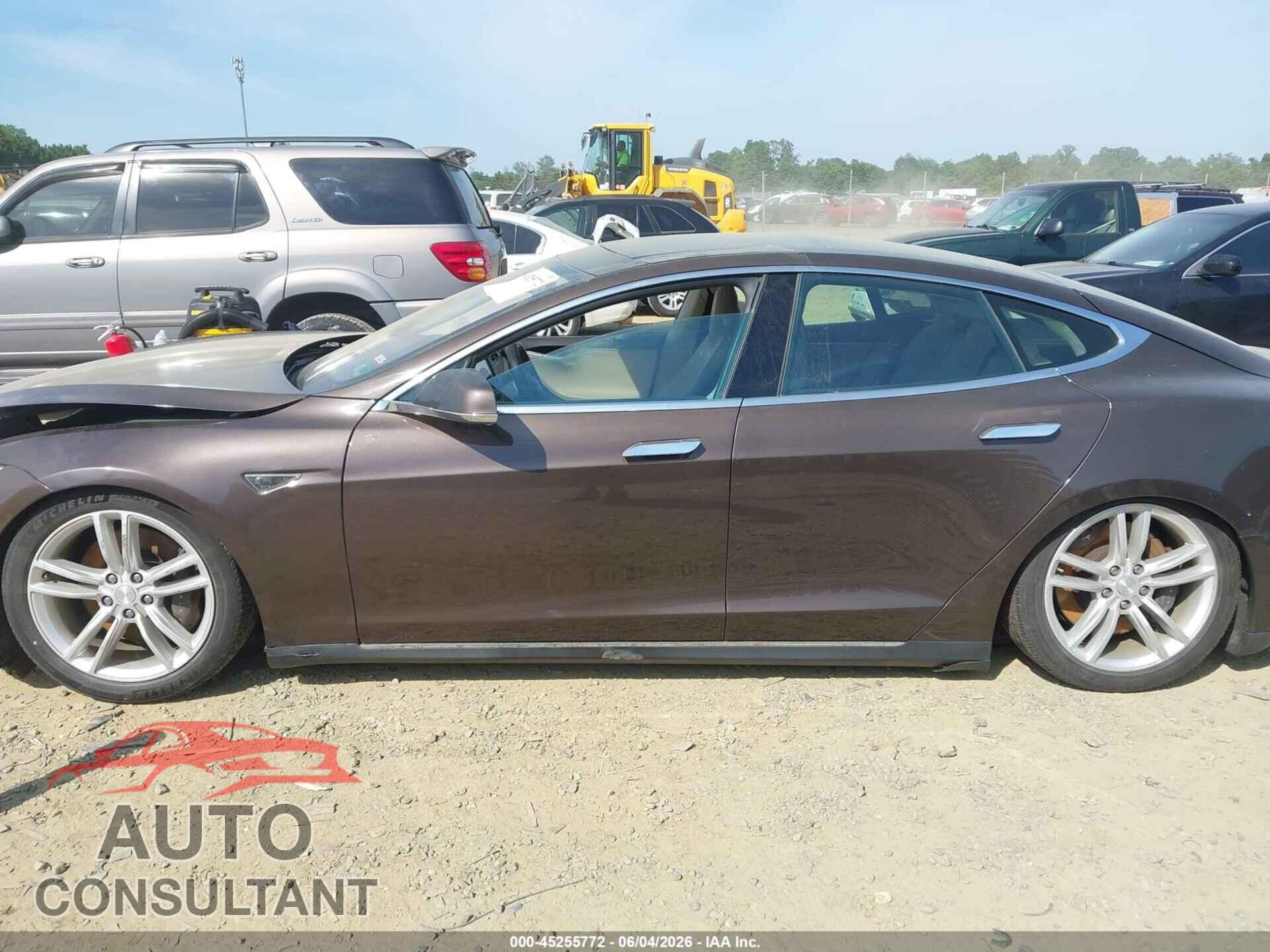 TESLA MODEL S 2013 - 5YJSA1DG5DFP04978