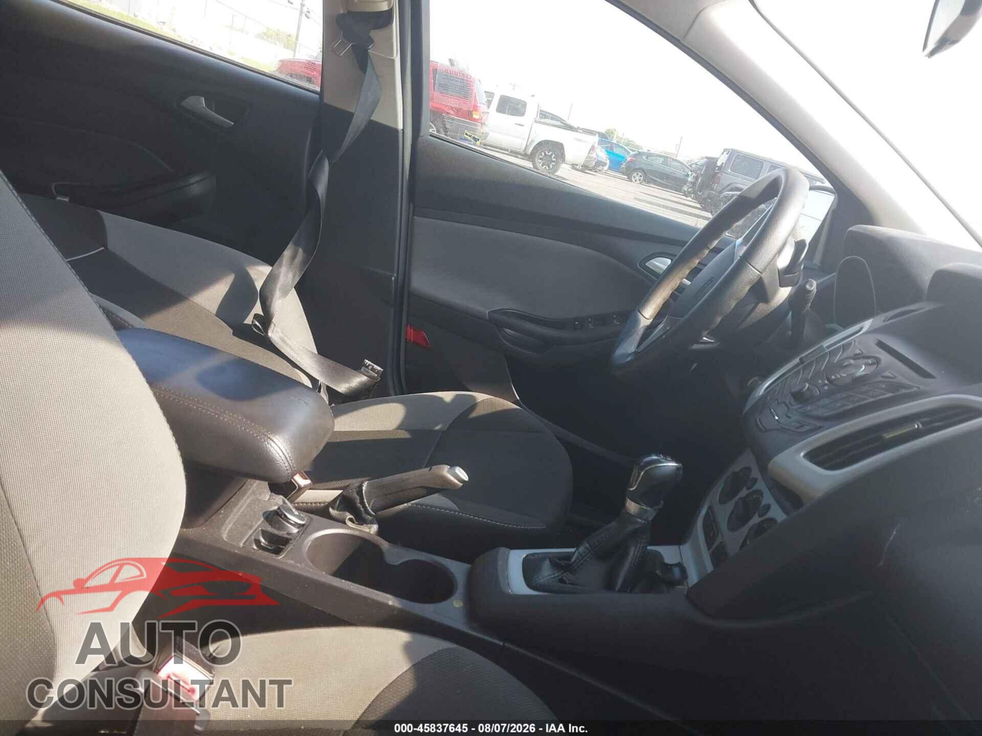 FORD FOCUS 2013 - 1FADP3K26DL274875
