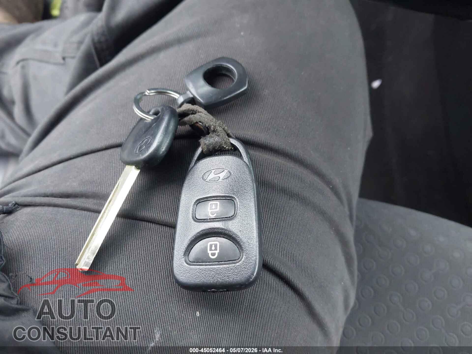 HYUNDAI ACCENT 2013 - KMHCU5AE0DU077308
