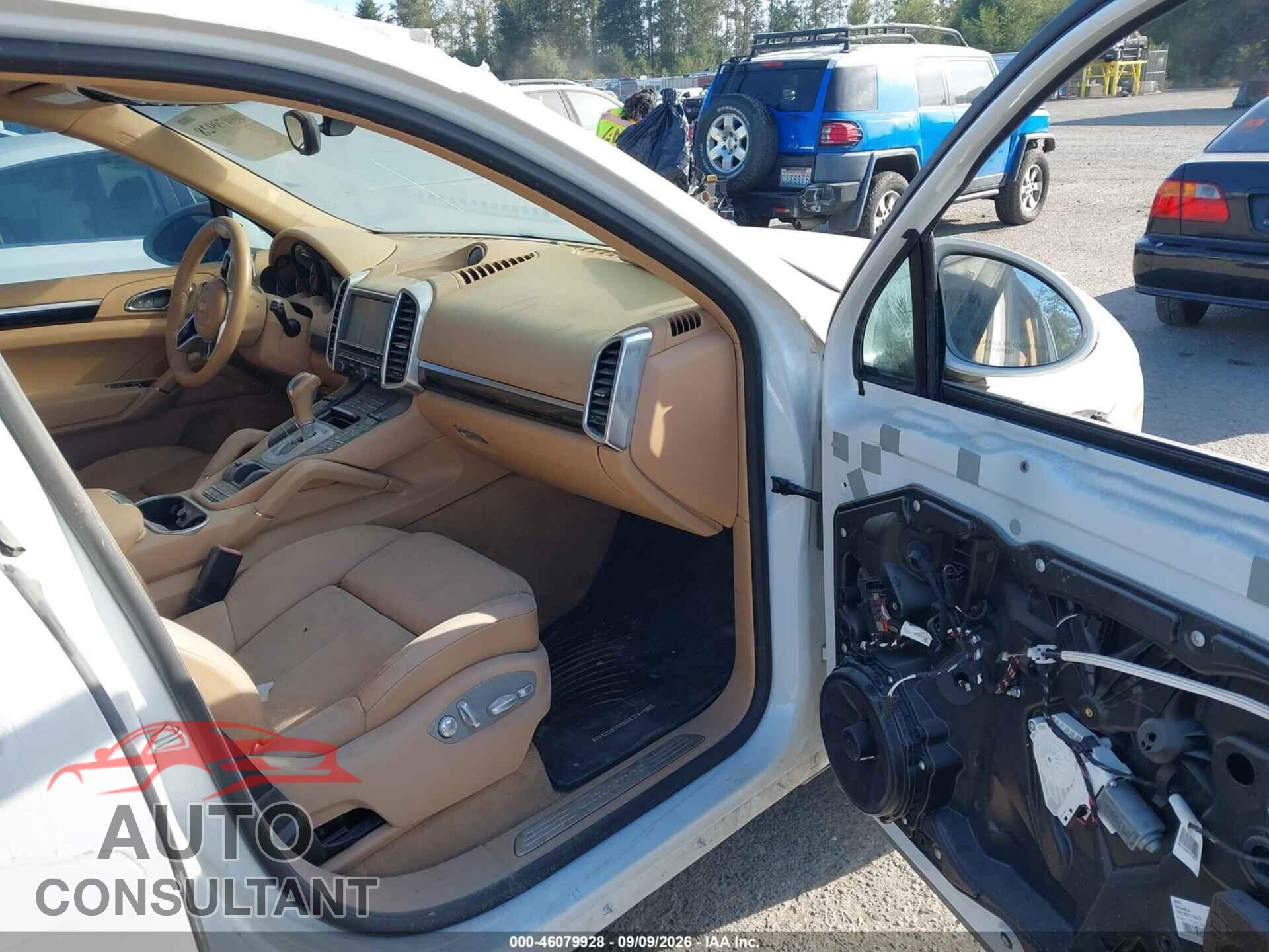 PORSCHE CAYENNE 2016 - WP1AA2A23GLA09702