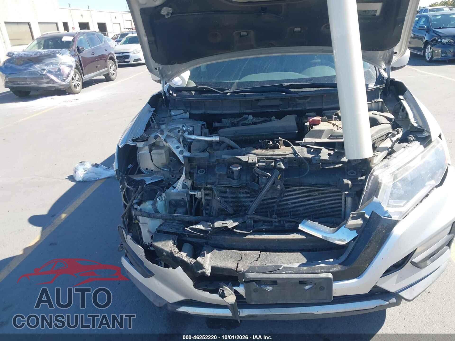 NISSAN ROGUE 2017 - KNMAT2MV4HP555565
