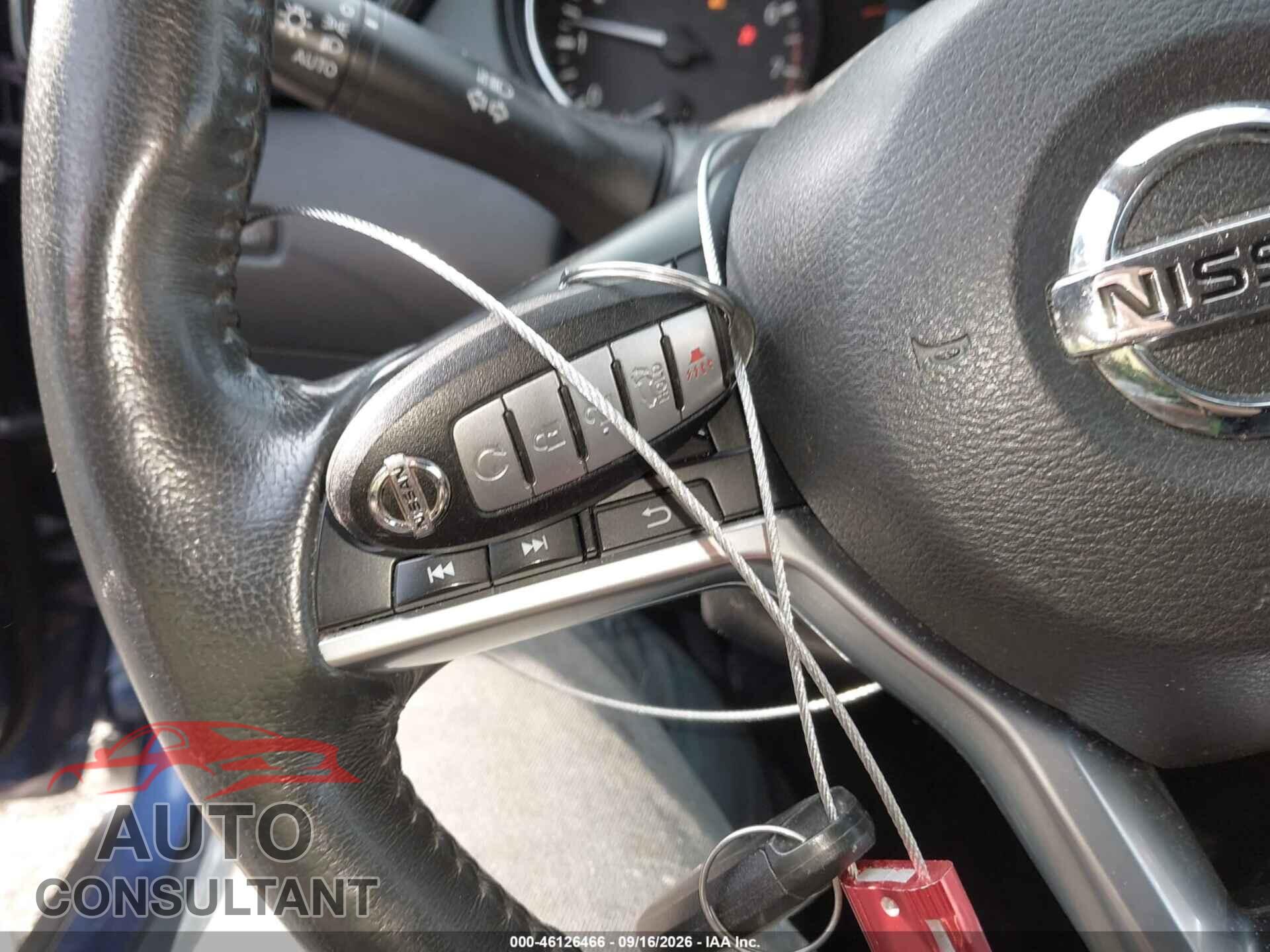 NISSAN ROGUE 2017 - KNMAT2MVXHP512509