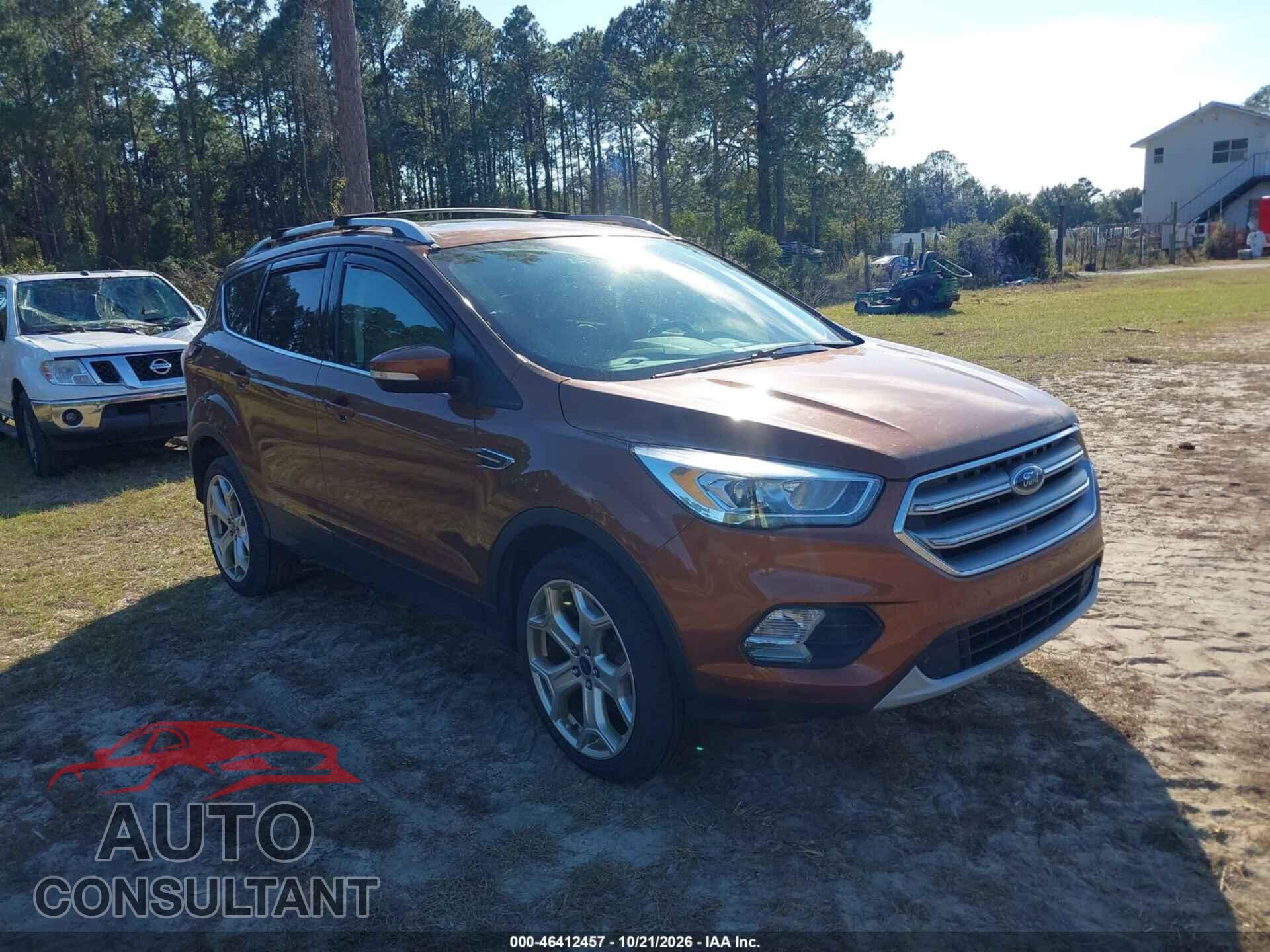 FORD ESCAPE 2017 - 1FMCU9J92HUB64305