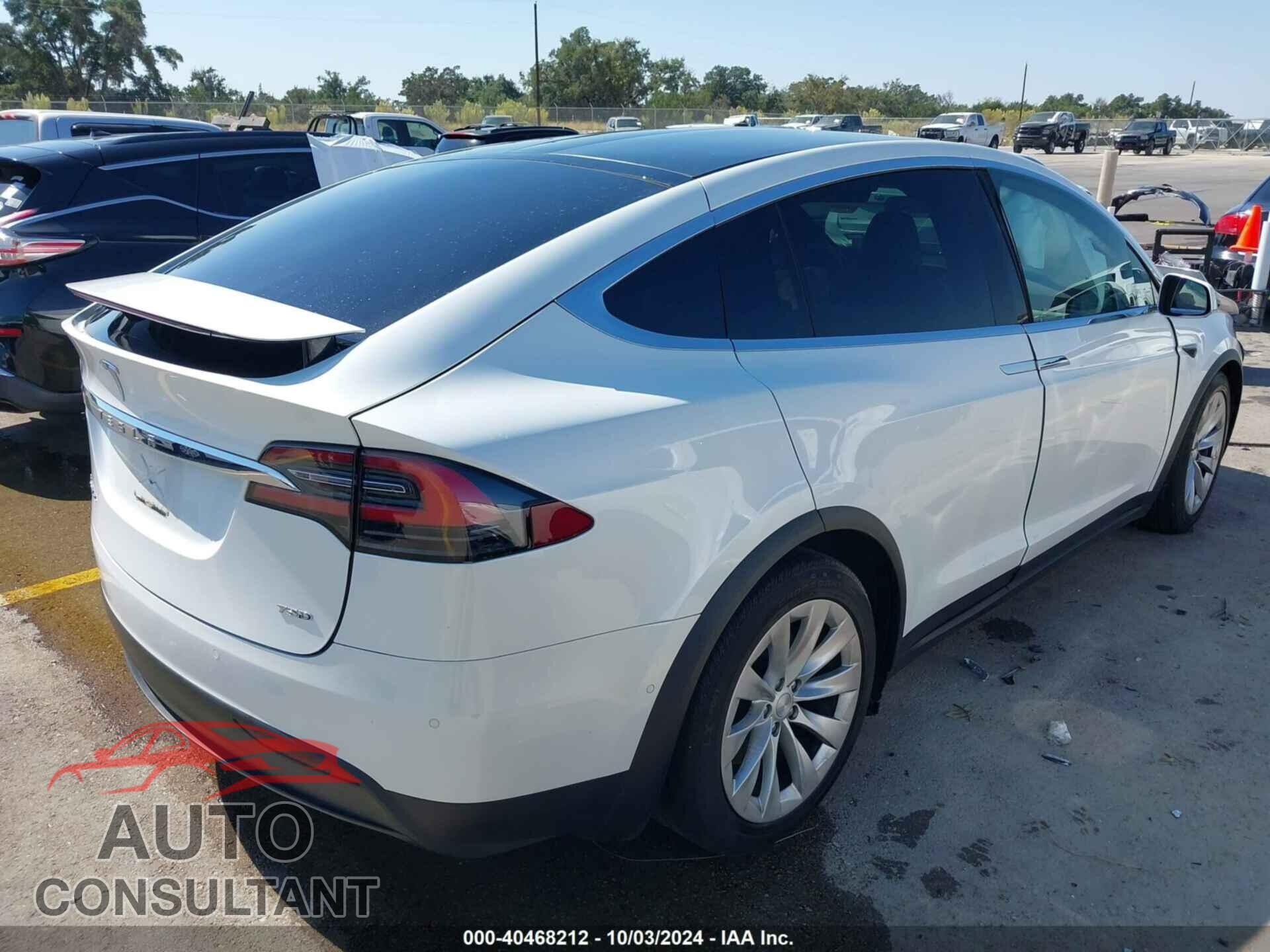 TESLA MODEL X 2018 - 5YJXCBE21JF139990