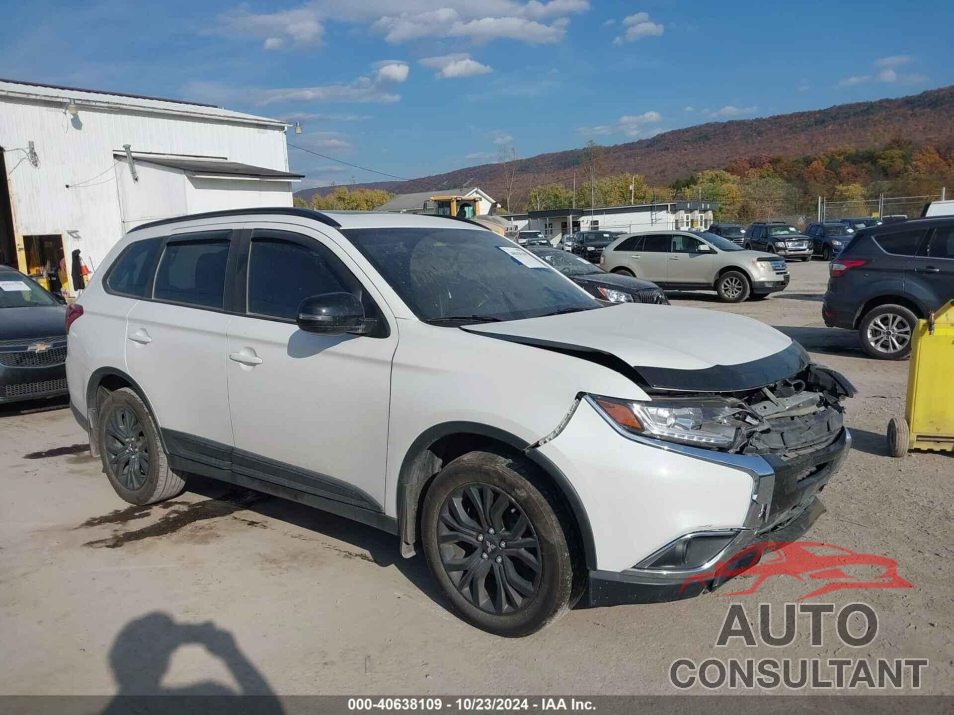 MITSUBISHI OUTLANDER 2018 - JA4AZ3A38JZ053699