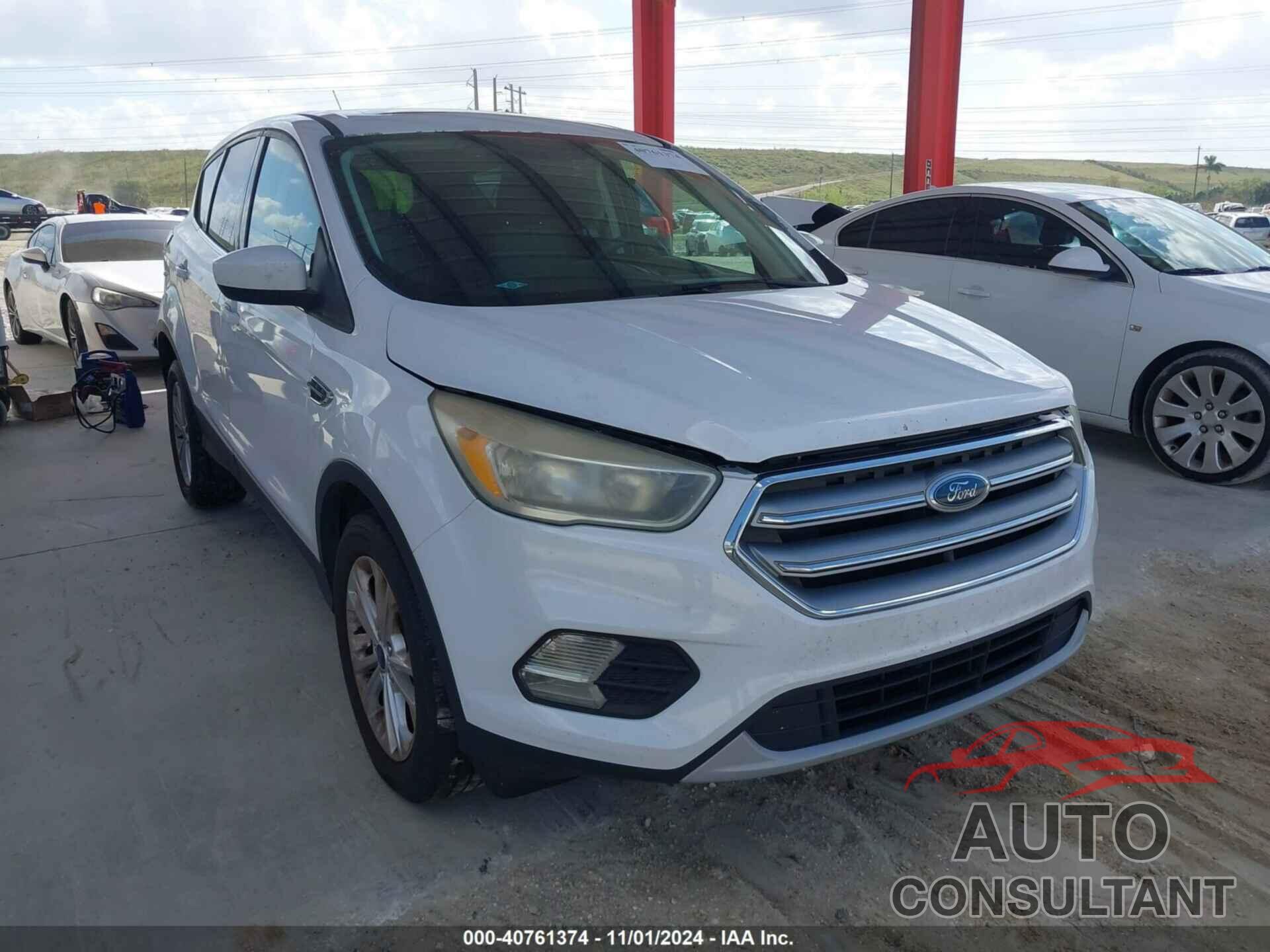 FORD ESCAPE 2017 - 1FMCU0G99HUA51552