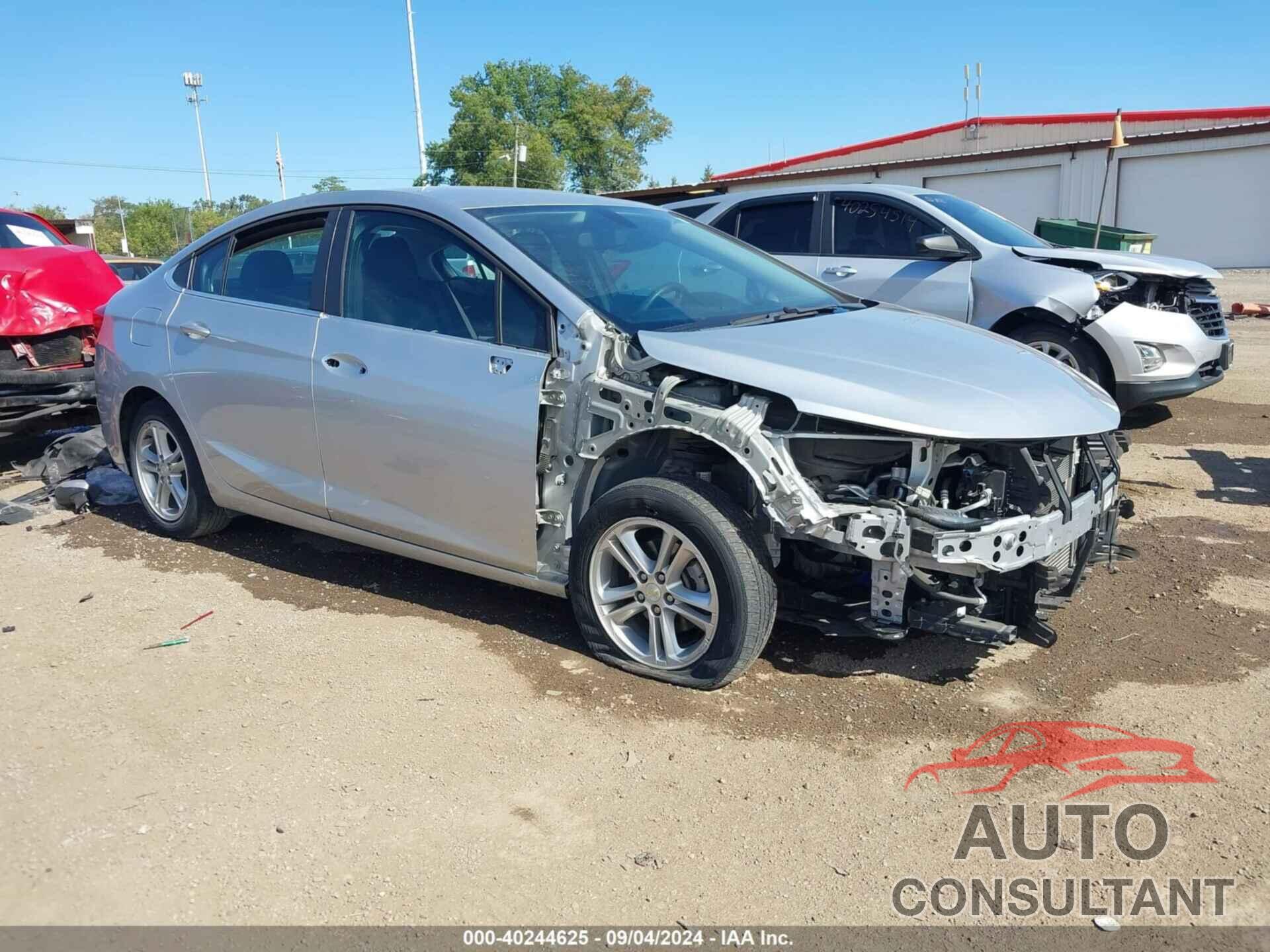 CHEVROLET CRUZE 2018 - 1G1BE5SM4J7104449