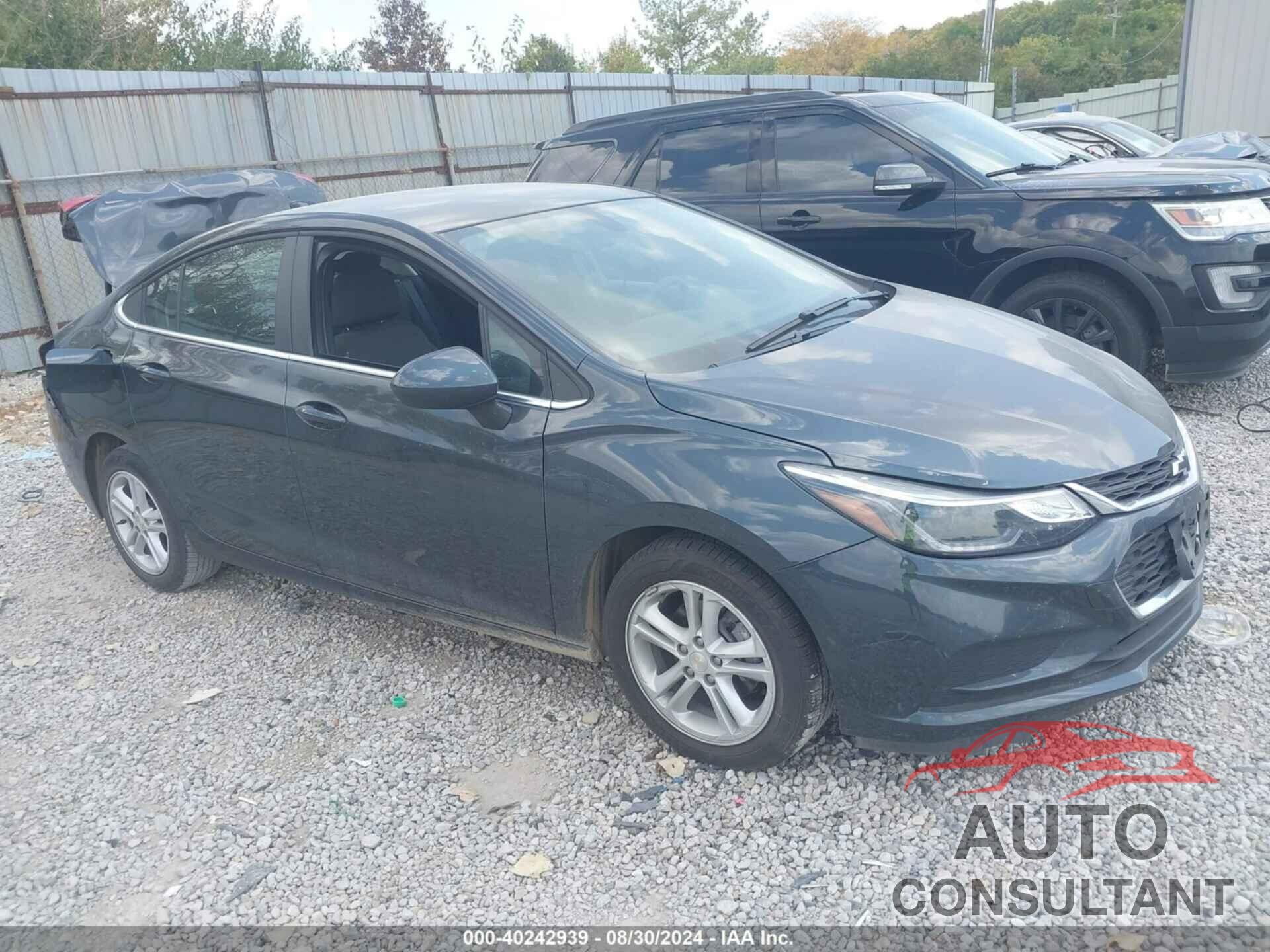 CHEVROLET CRUZE 2018 - 1G1BE5SM9J7232458