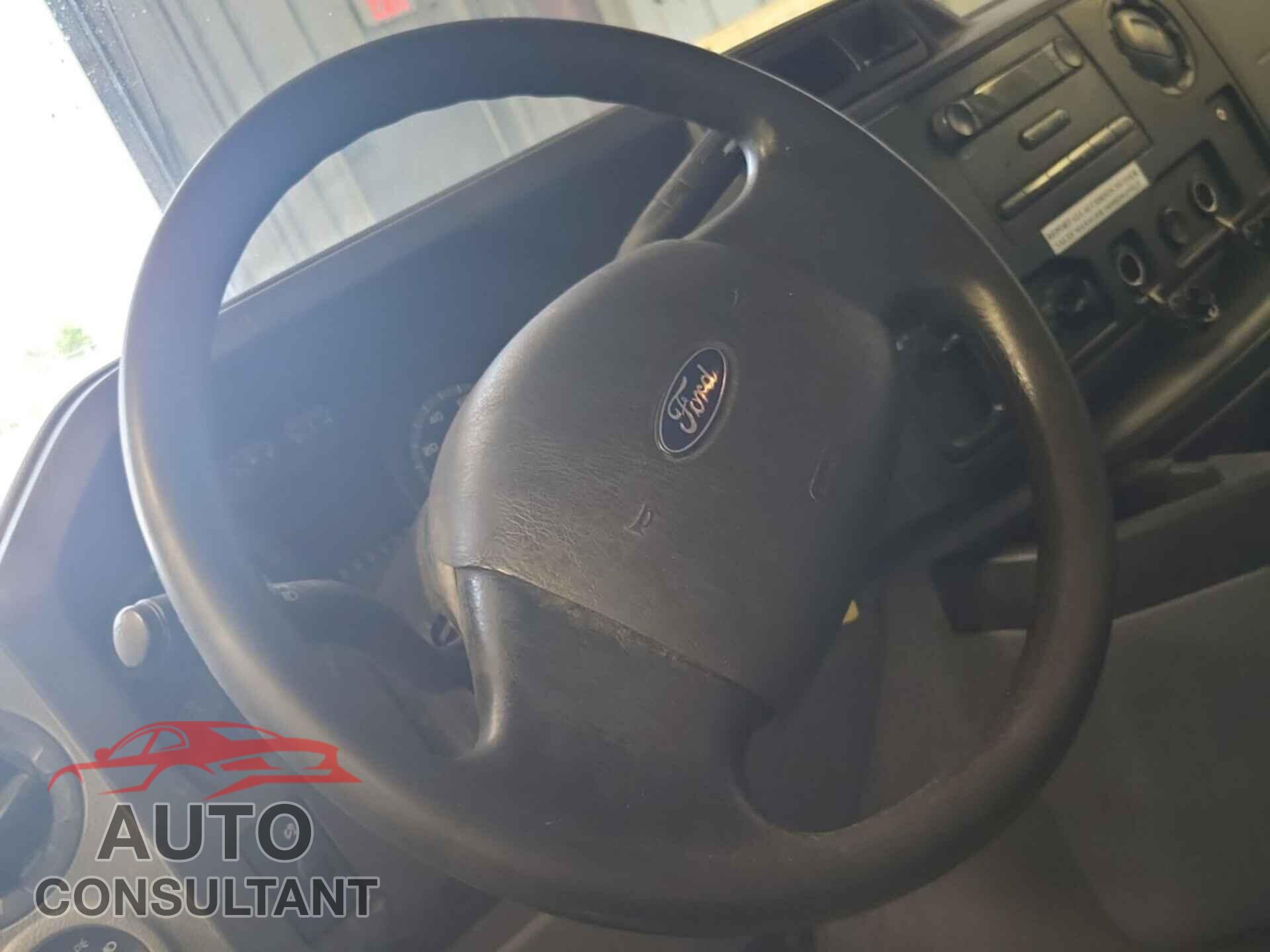FORD ECONOLINE 2017 - 1FDXE4FS7HDC69015
