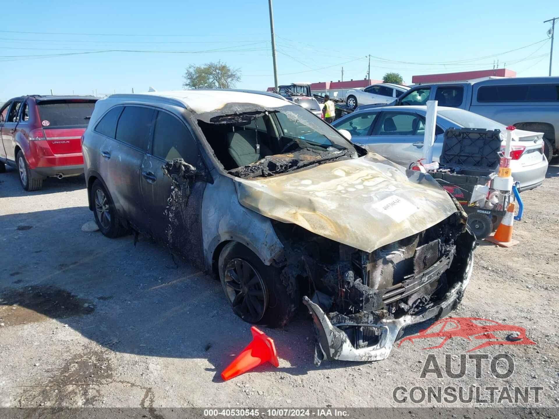 KIA SORENTO 2018 - 5XYPGDA32JG398690