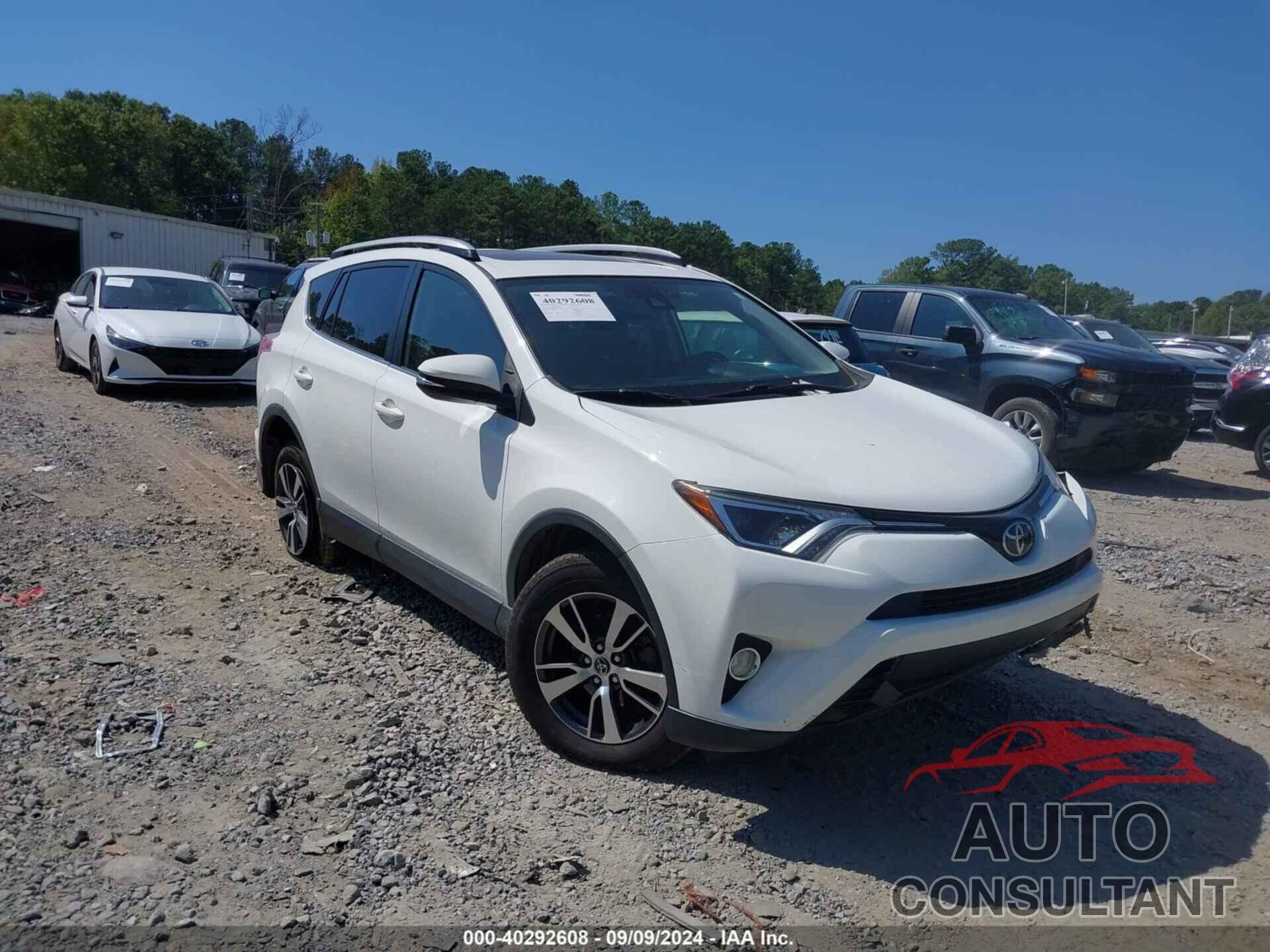 TOYOTA RAV4 2017 - JTMWFREV3HJ113352