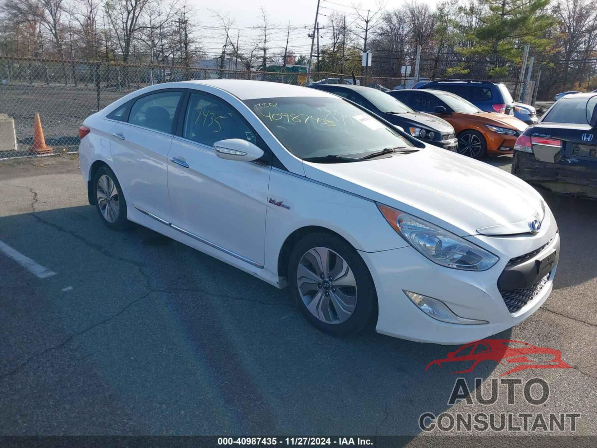 HYUNDAI SONATA HYBRID 2013 - KMHEC4A48DA075076