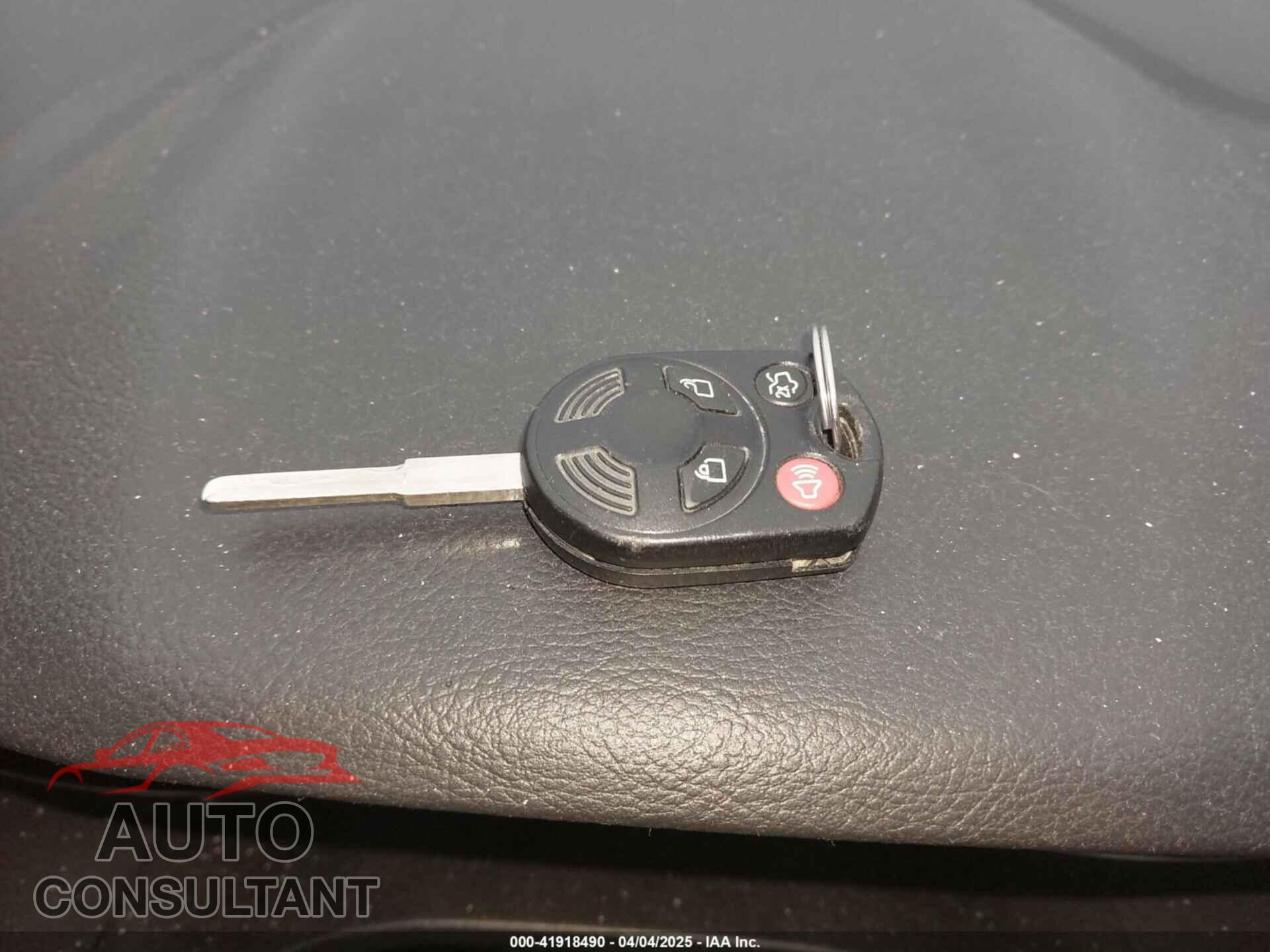FORD FOCUS 2018 - 1FADP3F22JL204604