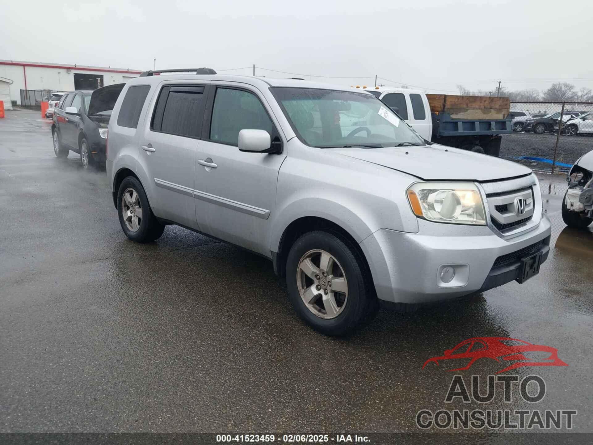 HONDA PILOT 2011 - 5FNYF4H52BB017931
