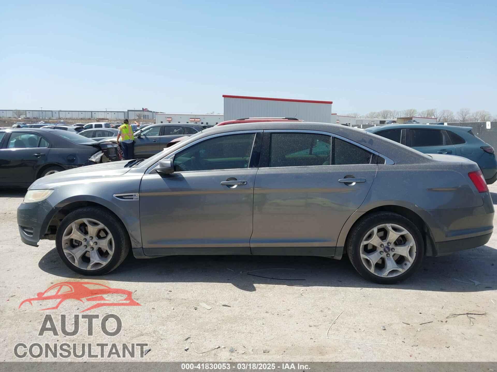 FORD TAURUS 2011 - 1FAHP2EW2BG118302