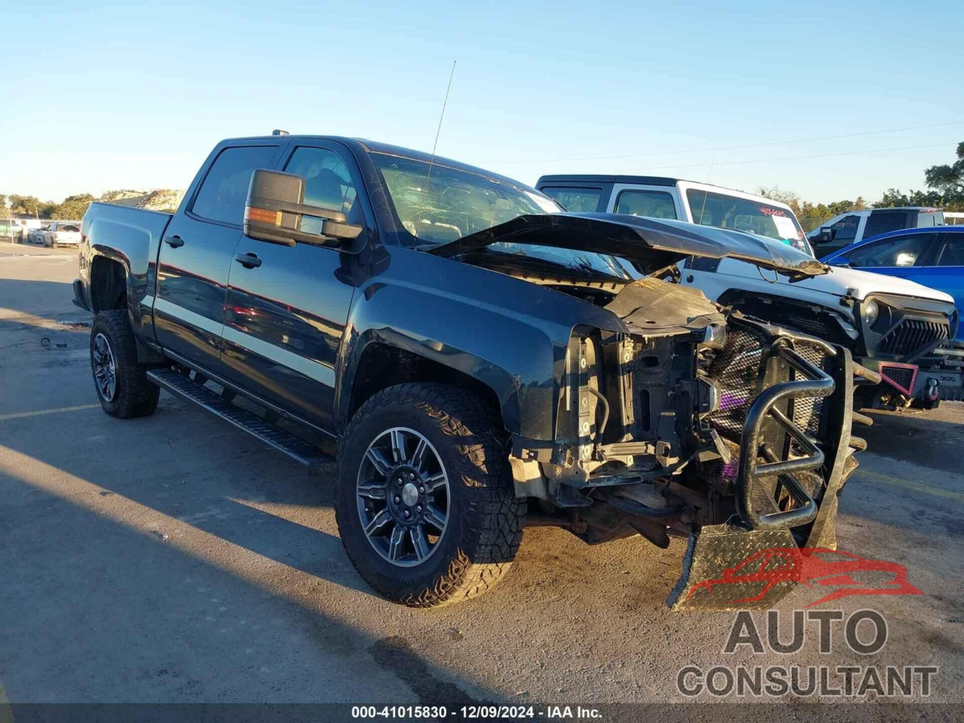 CHEVROLET SILVERADO 1500 2018 - 3GCUKNEC8JG402700