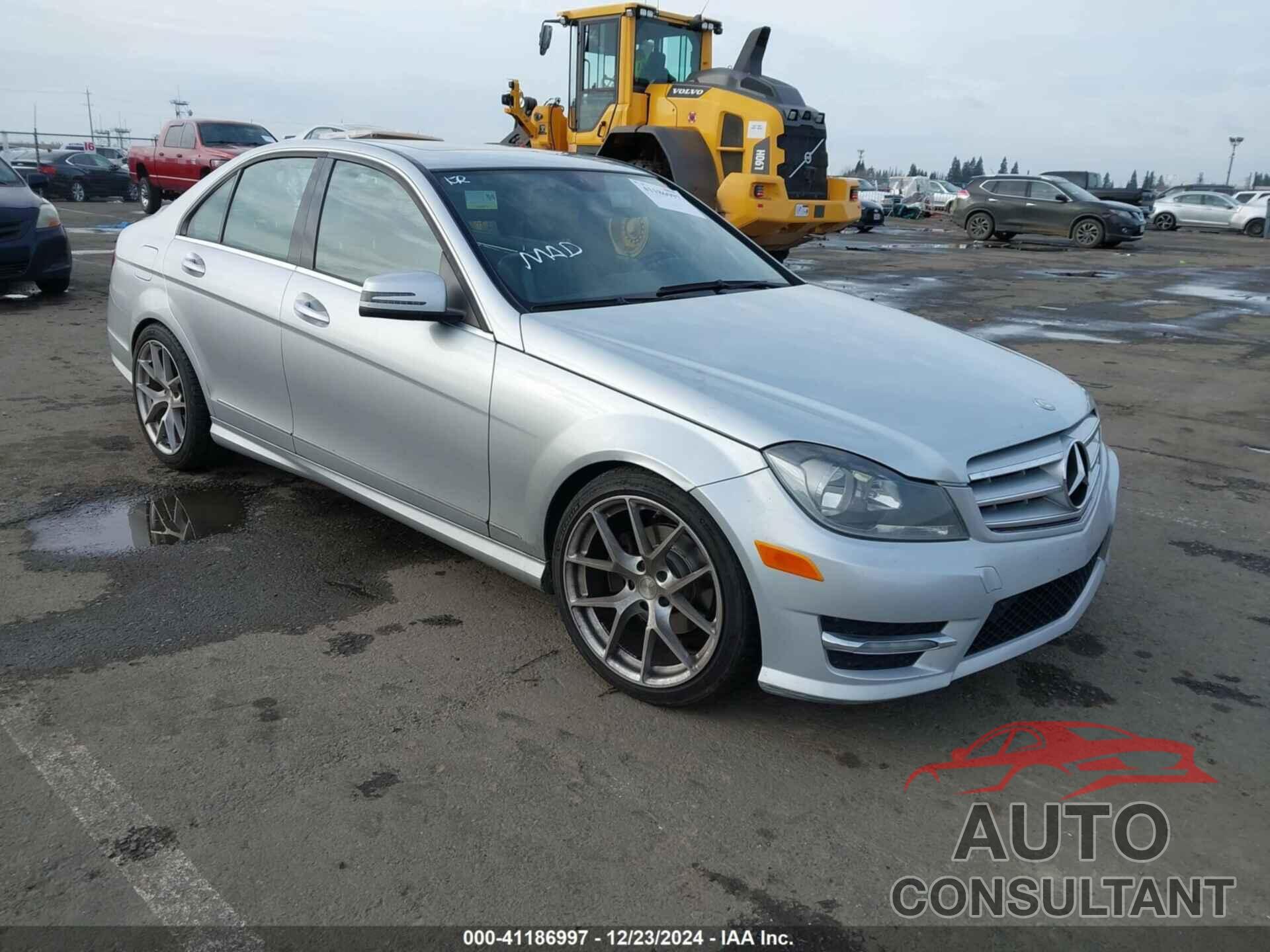 MERCEDES-BENZ C 300 2012 - WDDGF8BB4CR194841