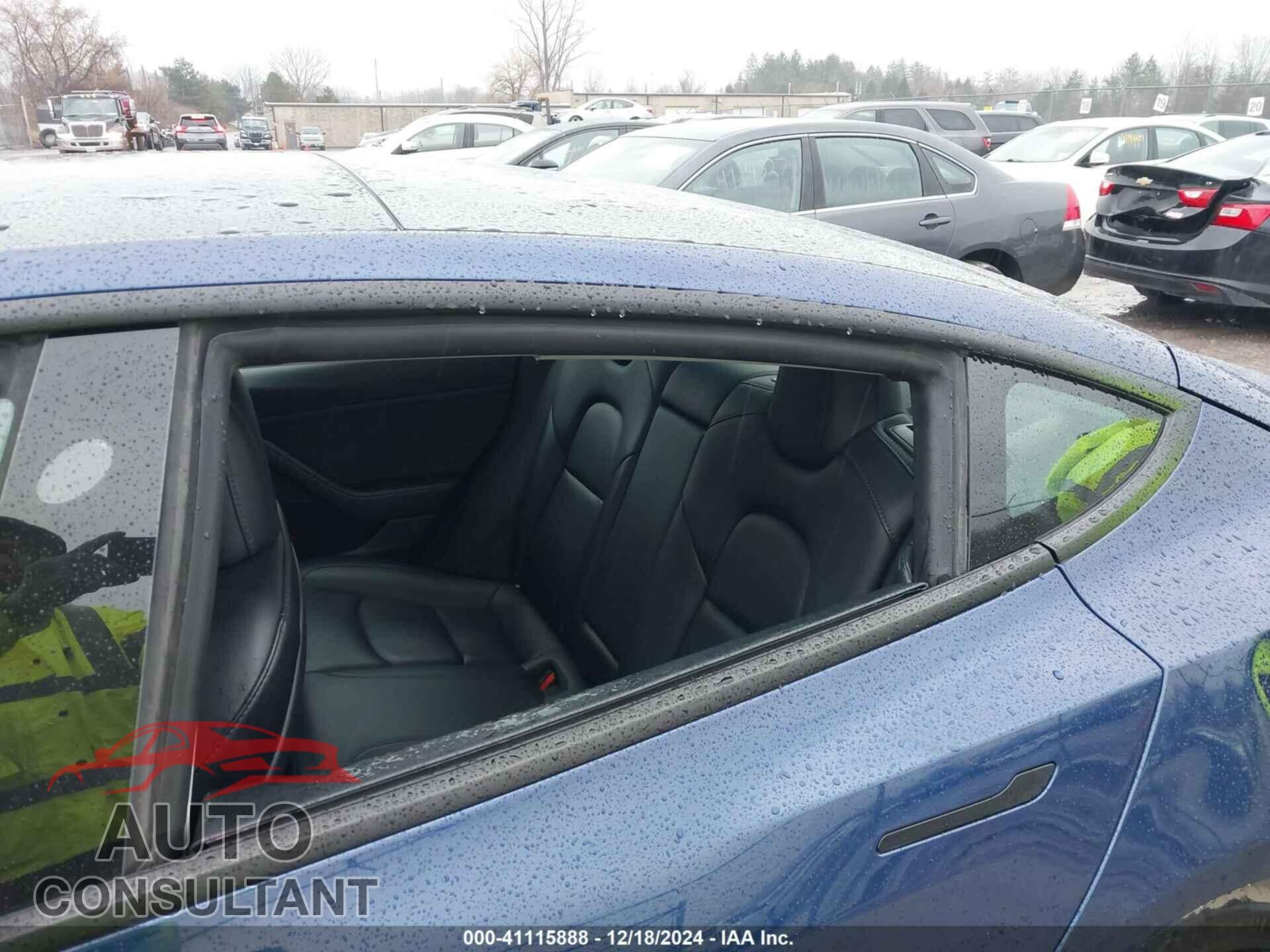 TESLA MODEL 3 2022 - 5YJ3E1EA8NF189964