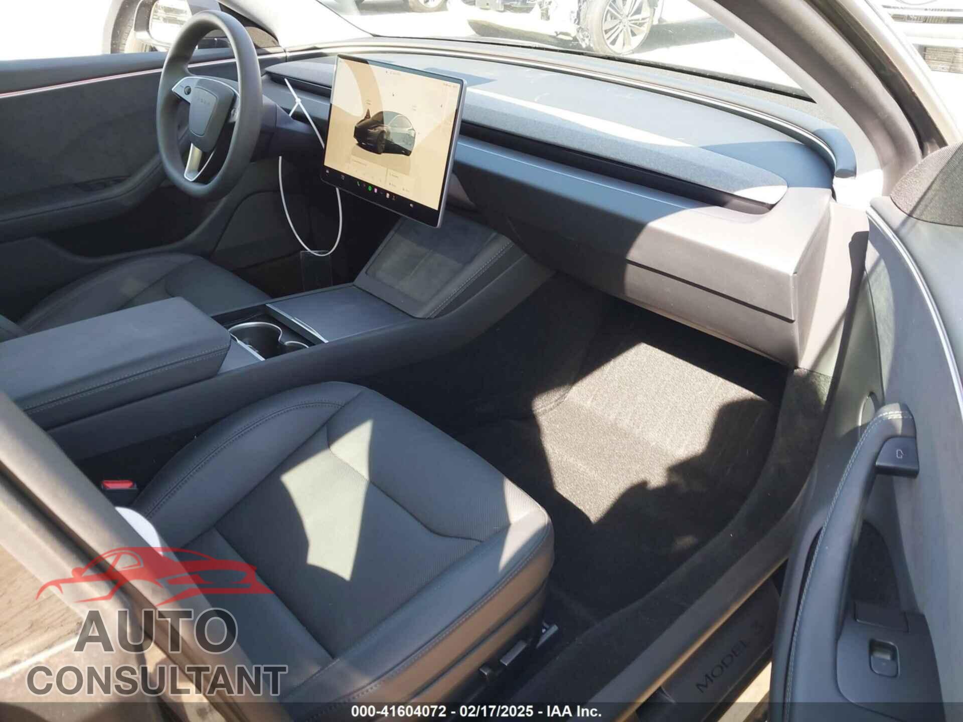 TESLA MODEL 3 2024 - 5YJ3E1EB5RF744058