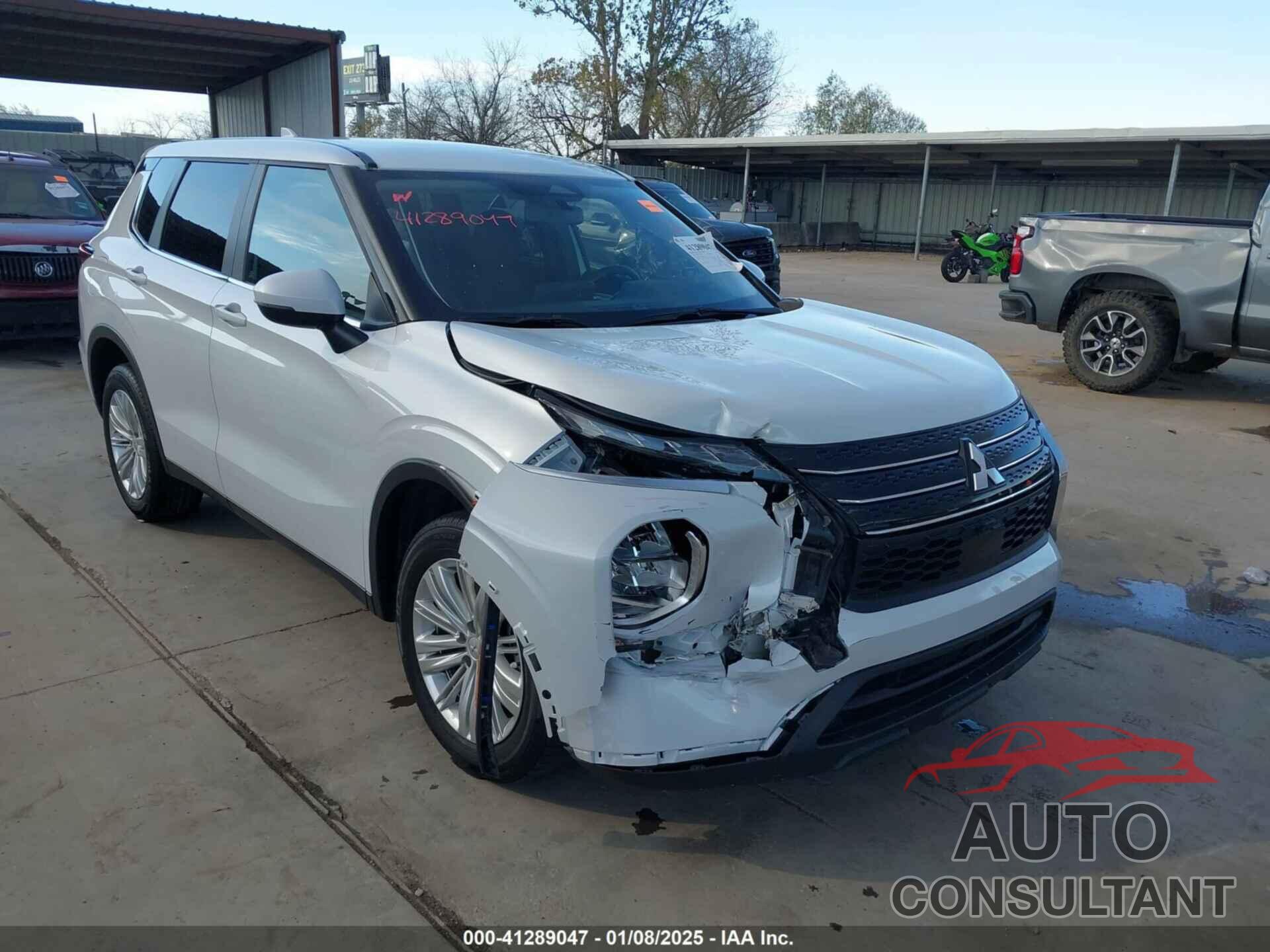 MITSUBISHI OUTLANDER 2024 - JA4J3UA85RZ004684